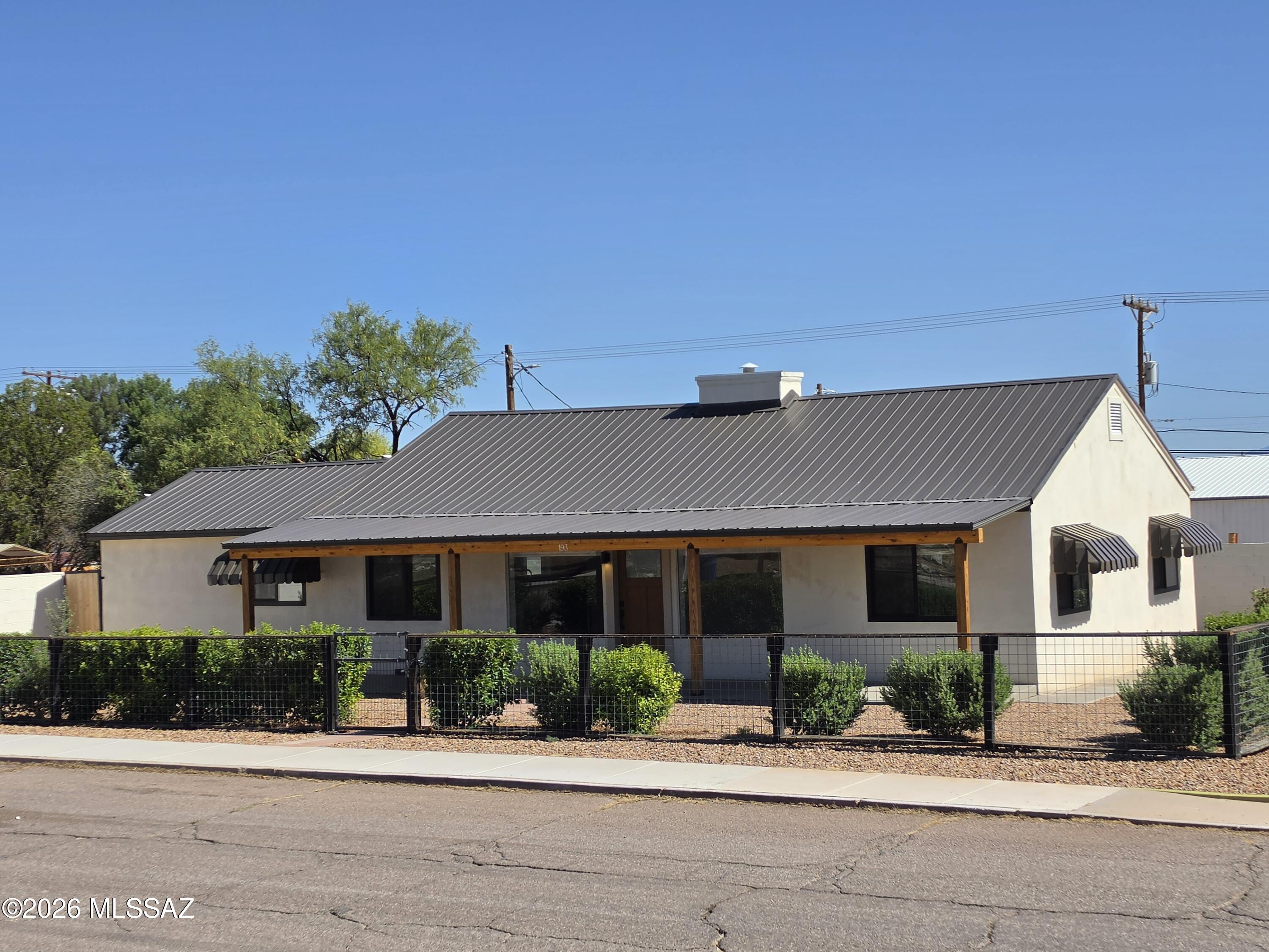193 E 6th Street — photo