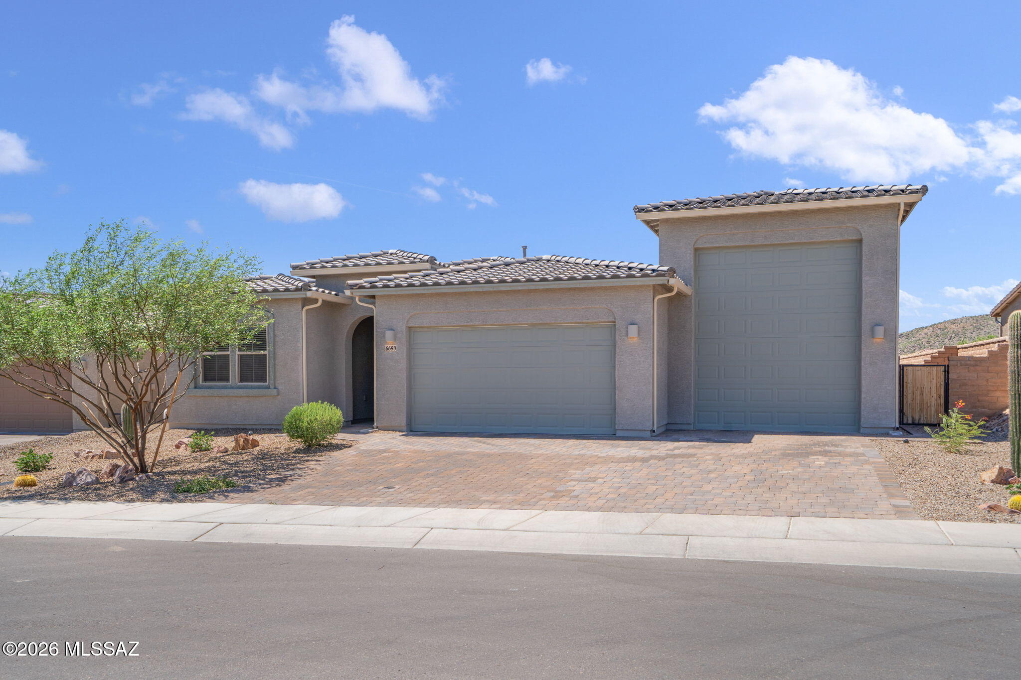 6690 W Winding Knoll Place — photo