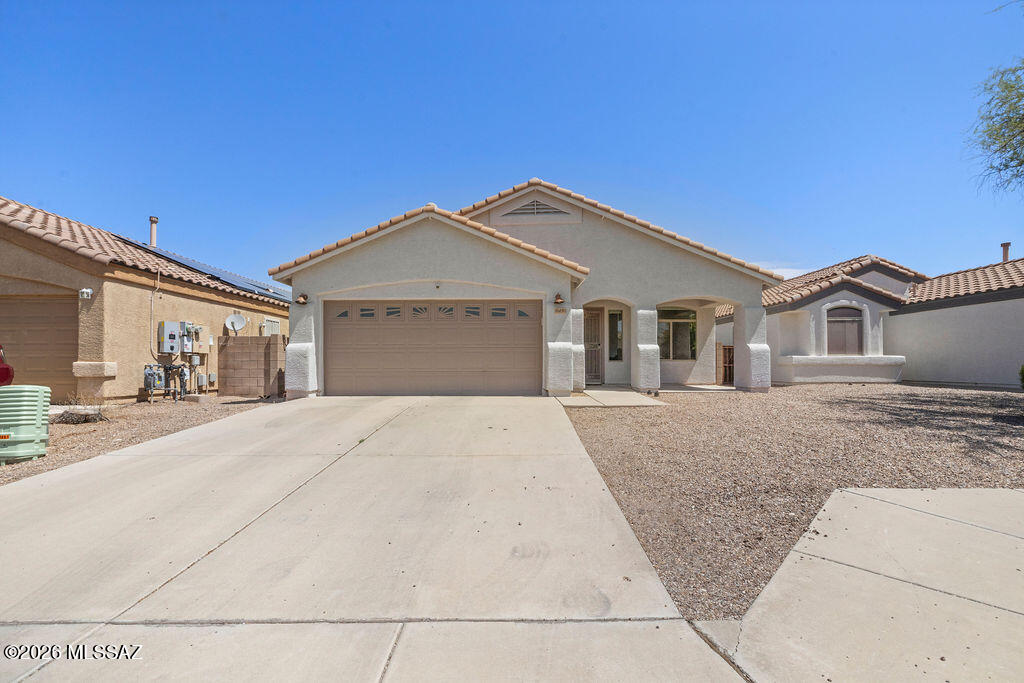 10451 E Oakbrook Street — photo