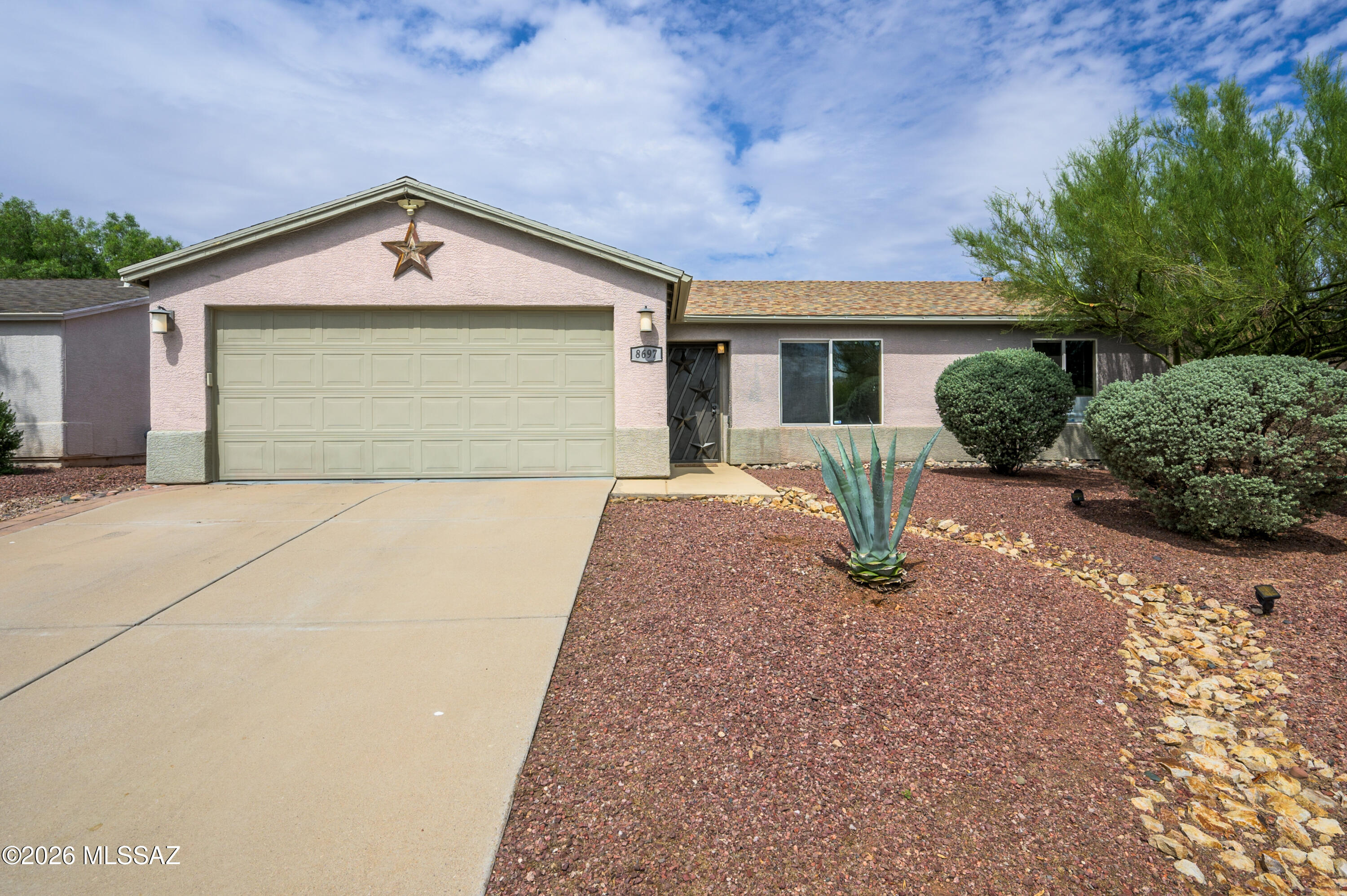 8697 N Golden Moon Way — photo