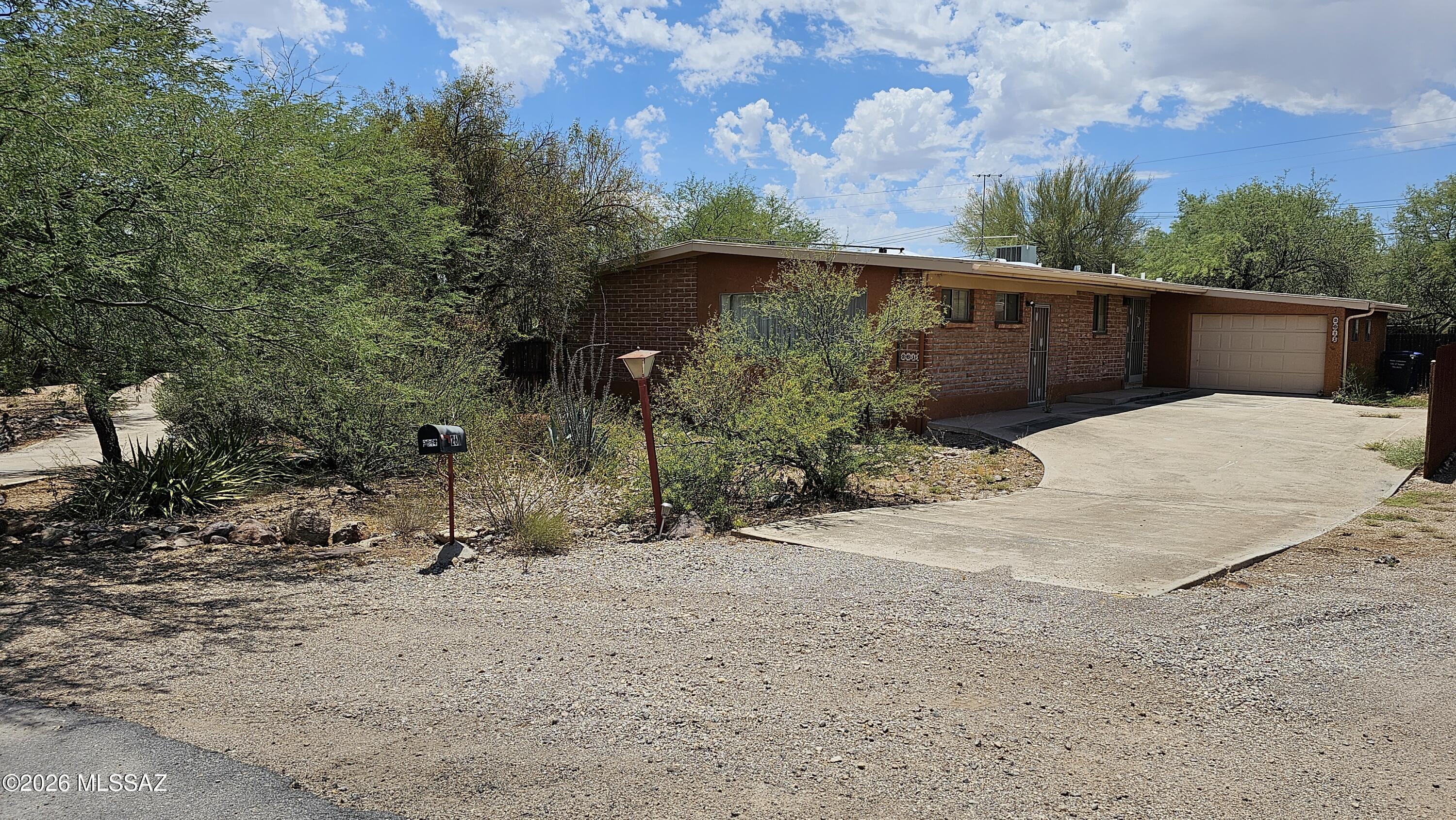 2611 N Teresa Lane — photo