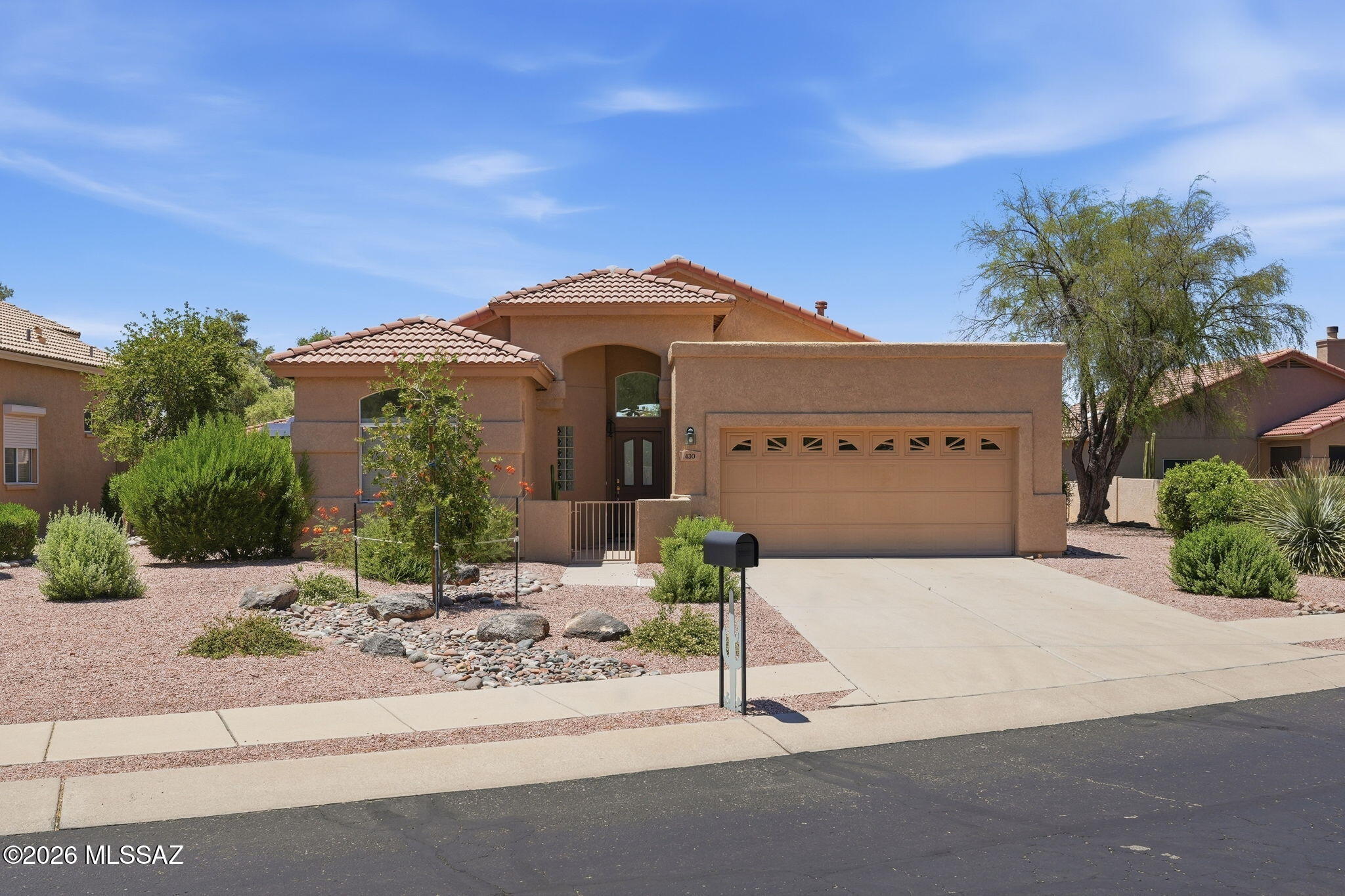 430 E Desert Golf Place — photo