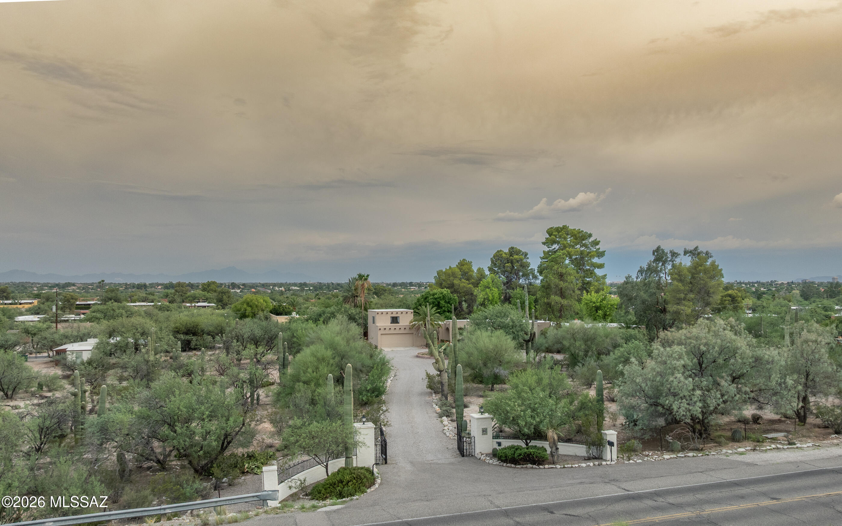 7944 E Cloud Road, Tucson, AZ 85750 — photo 2