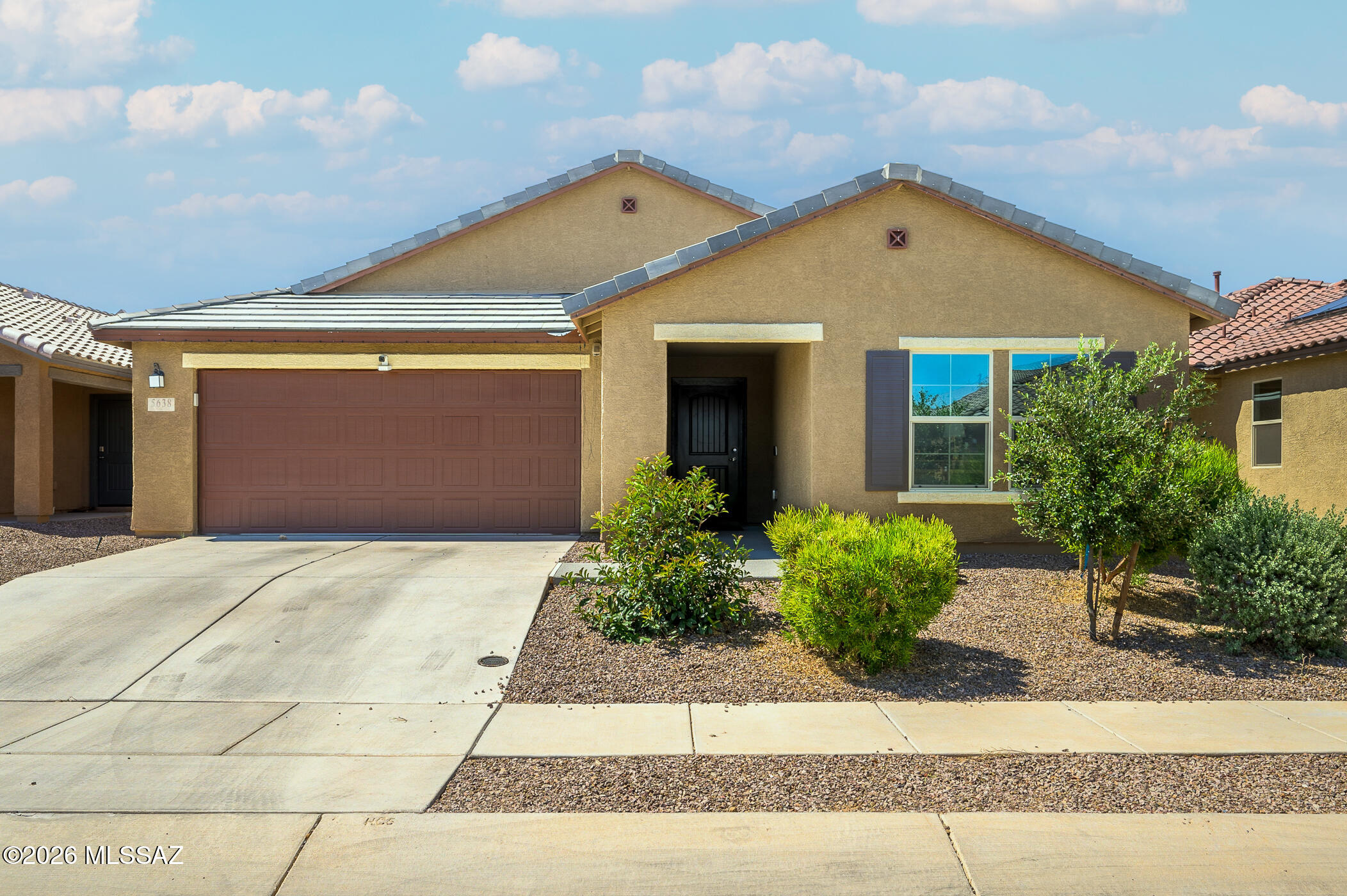 5638 S Black Mountain Way — photo