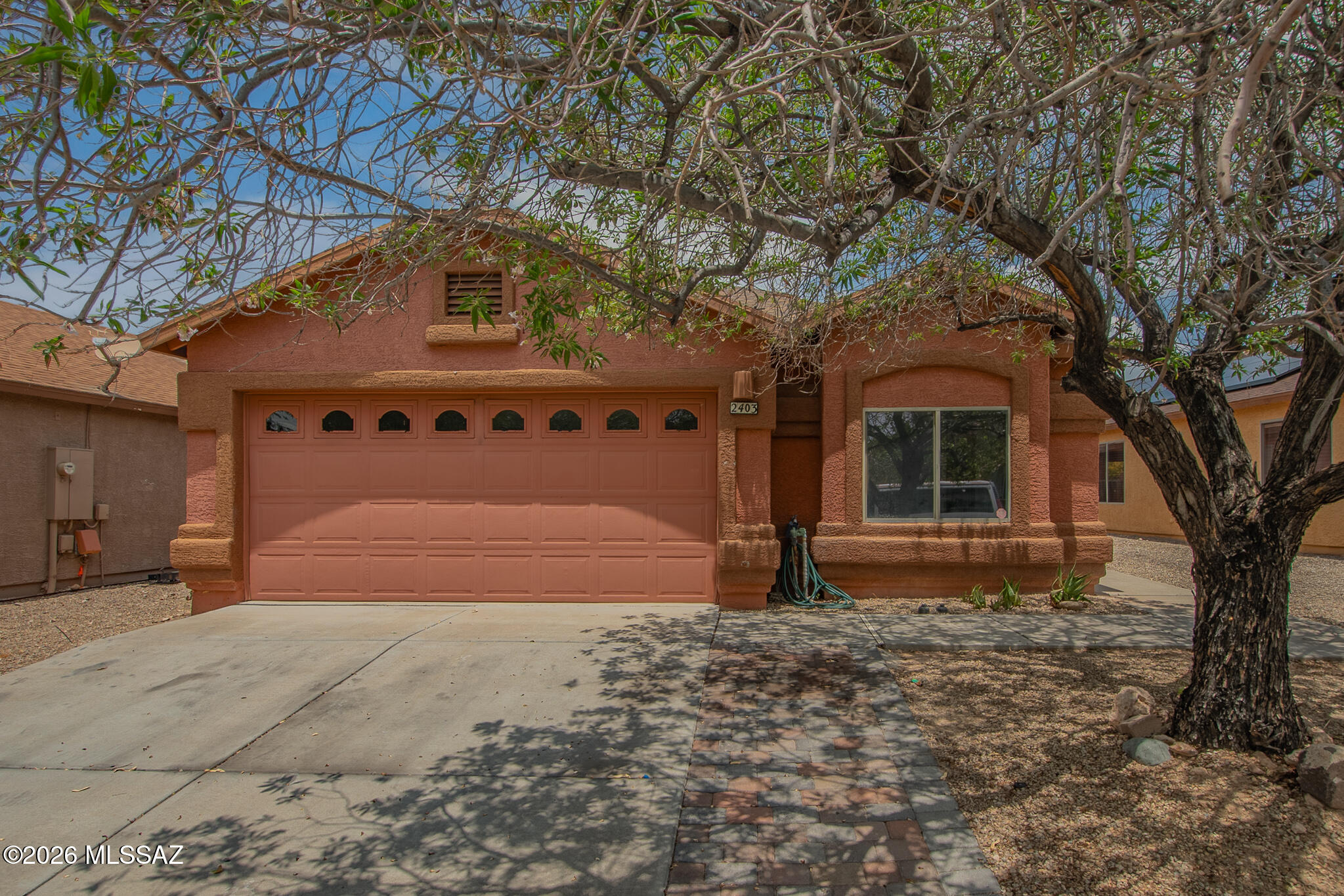 2403 E Calle Gran Desierto — photo