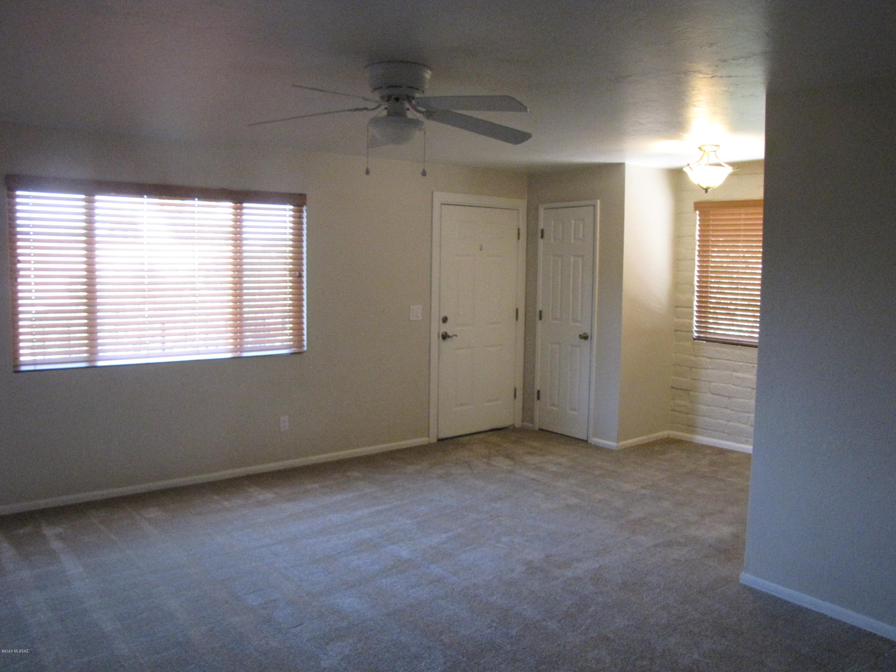 6533 E Calle La Paz D — photo