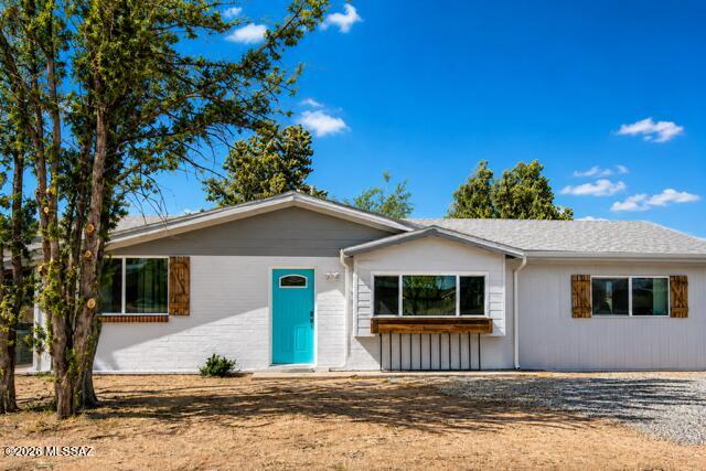 1205 E Christmas Tree Lane — photo