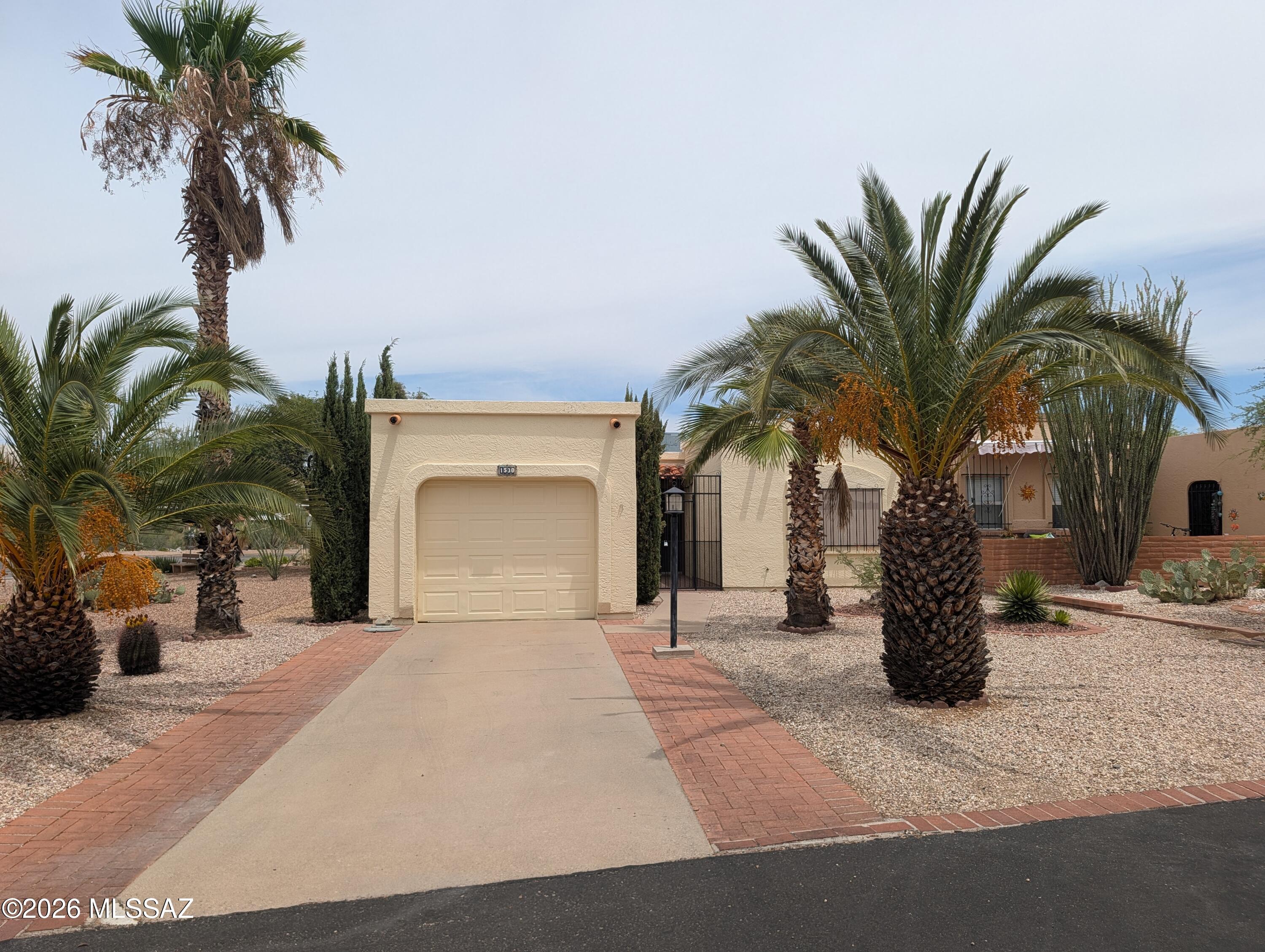 1530 W Camino Calderon — photo