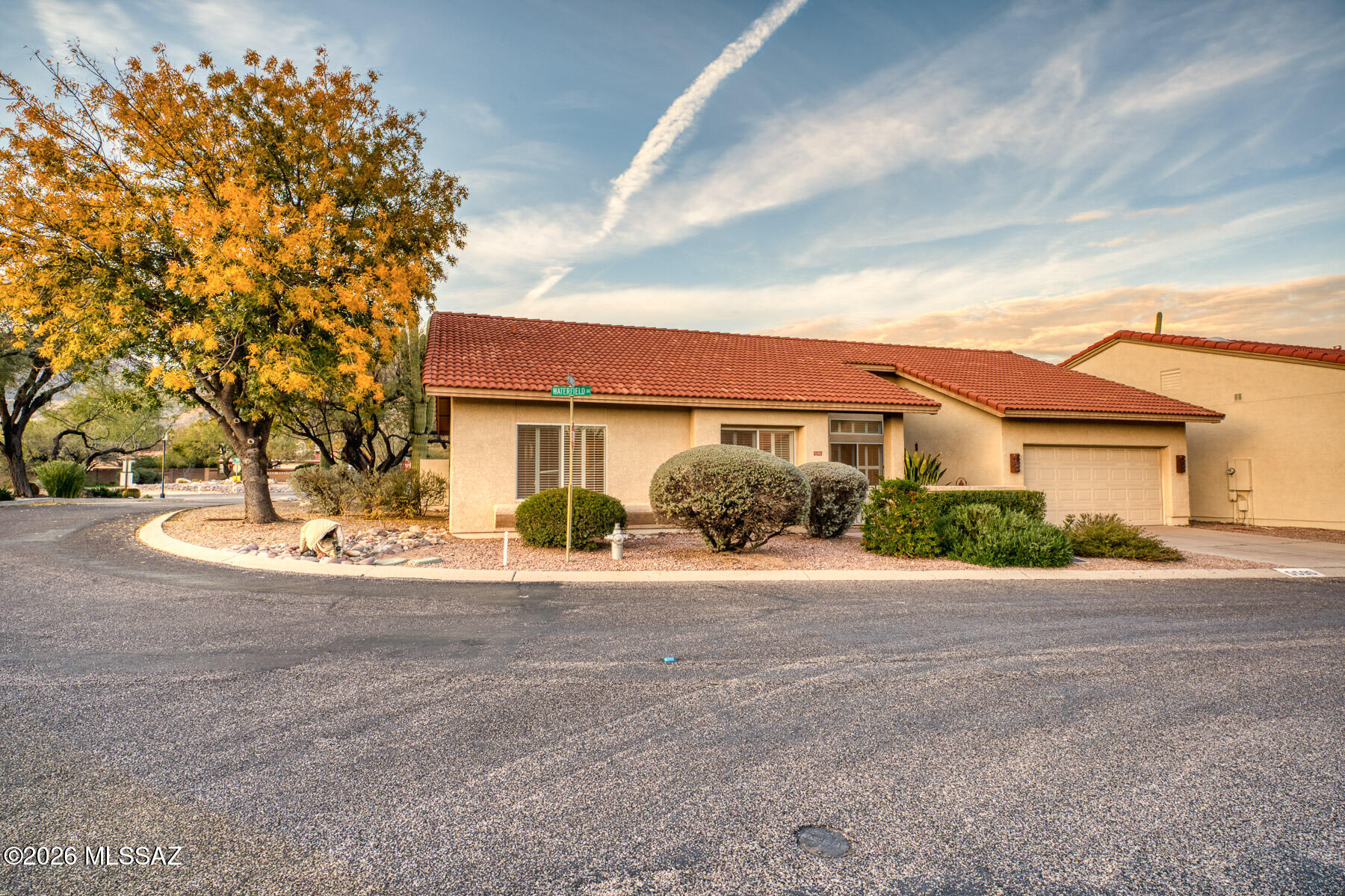 5590 N Waterfield Drive — photo