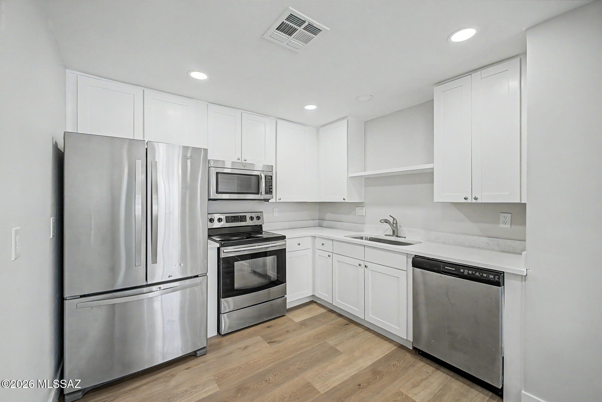 2327 S Kelvin Stravenue — photo
