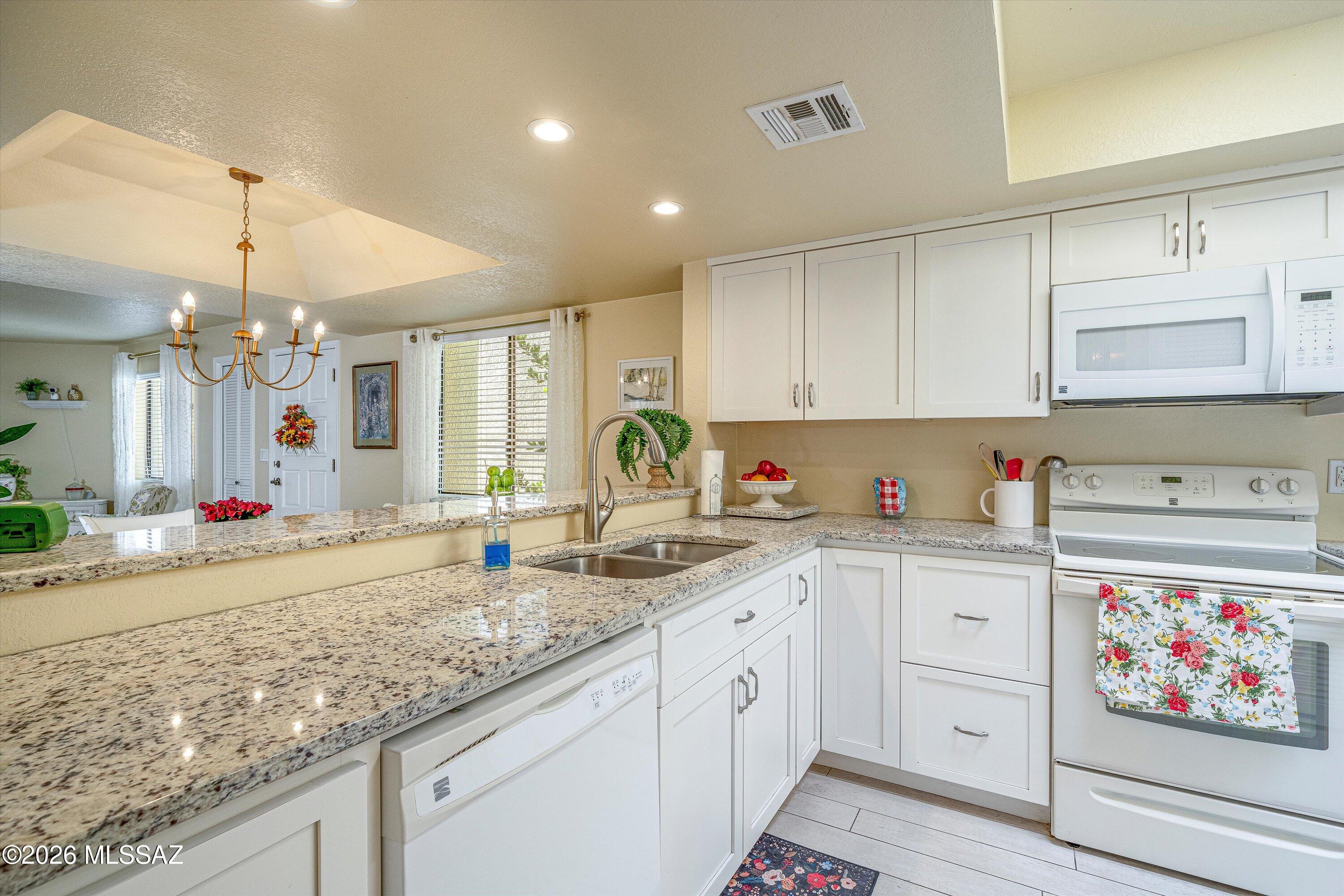 7808 N La Cañada Drive — photo
