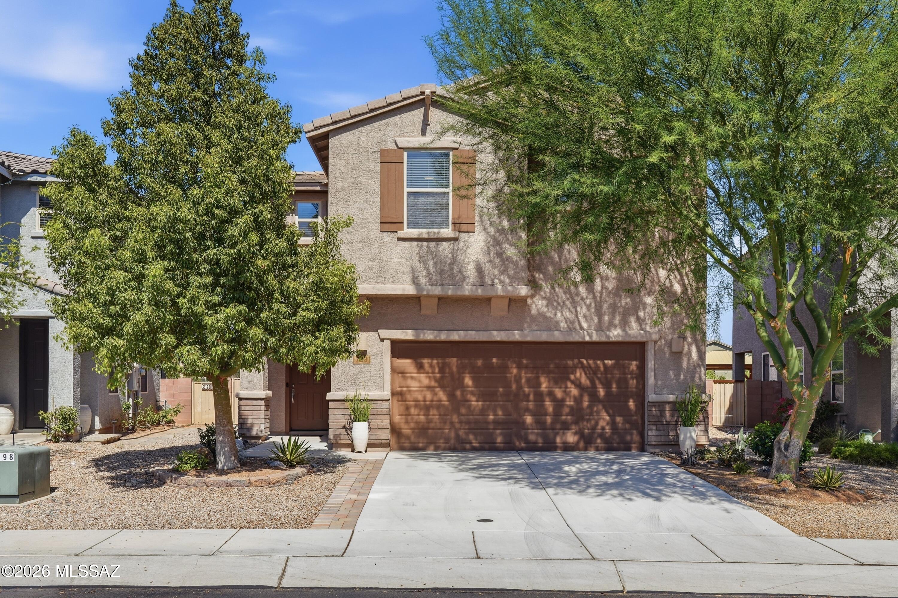 723 N Nestled Hummingbird Lane E — photo