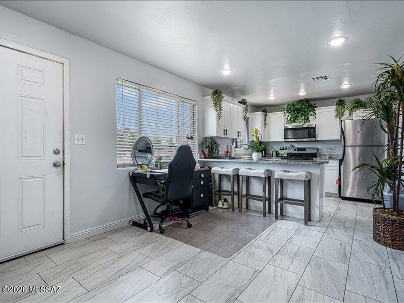 2225 S Hemlock Stravenue — photo