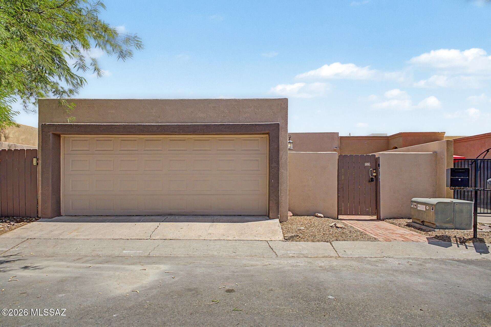 1329 W Placita Plata — photo