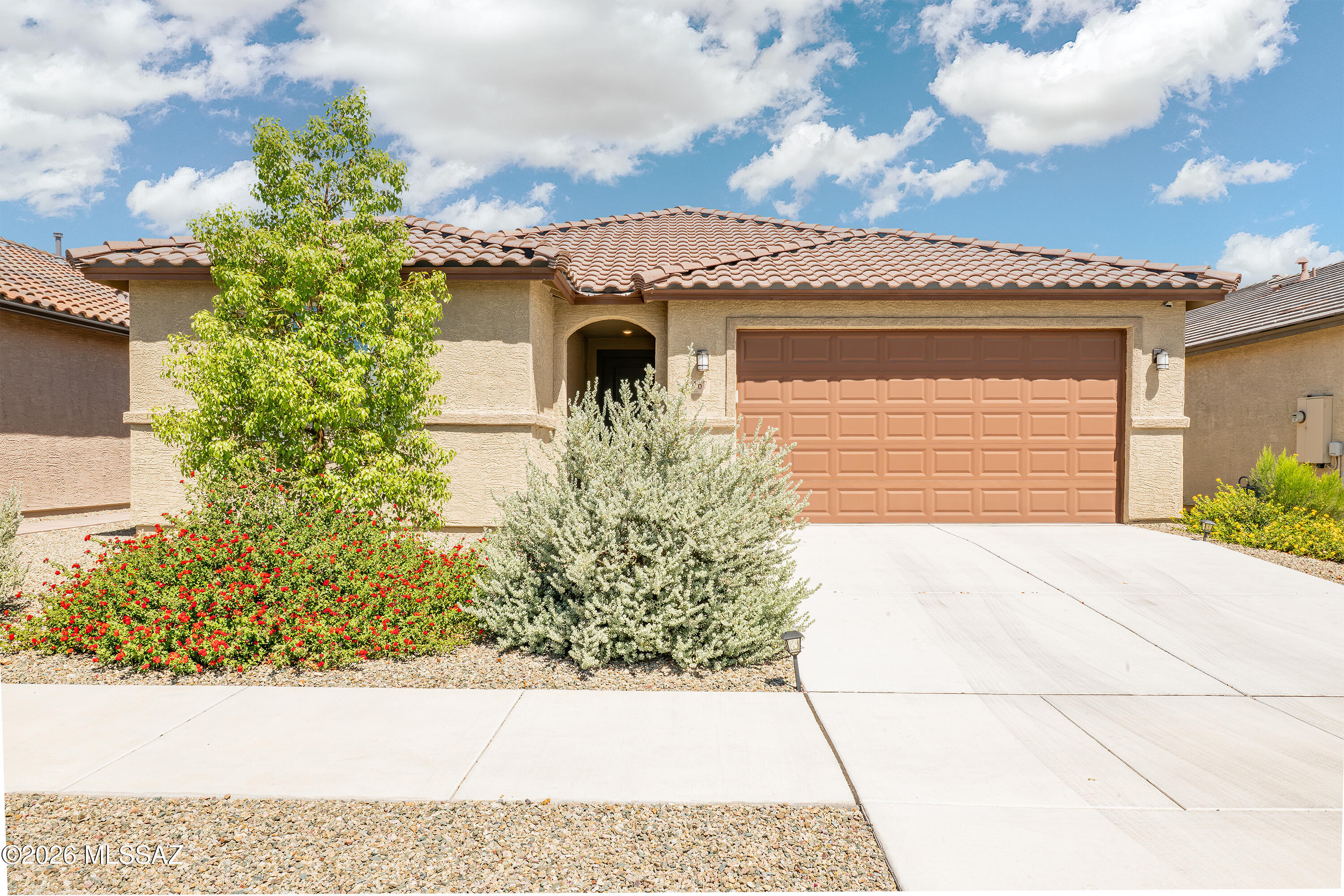 9467 N Sunstone Moon Place — photo