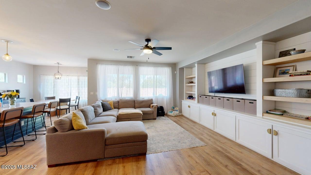 835 E Gunsight Mountain Place — photo