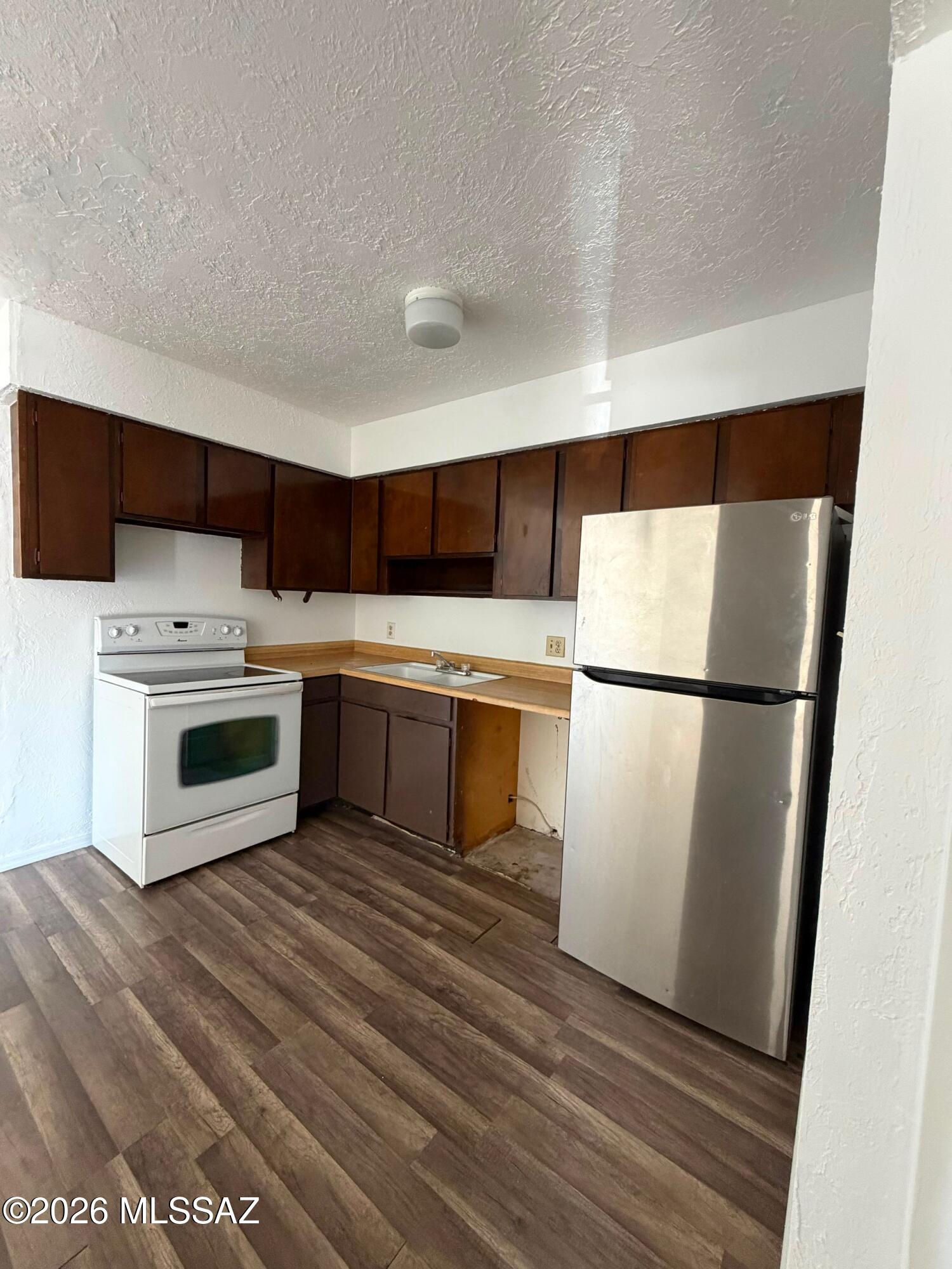 1620 N Wilmot Road P283 — photo