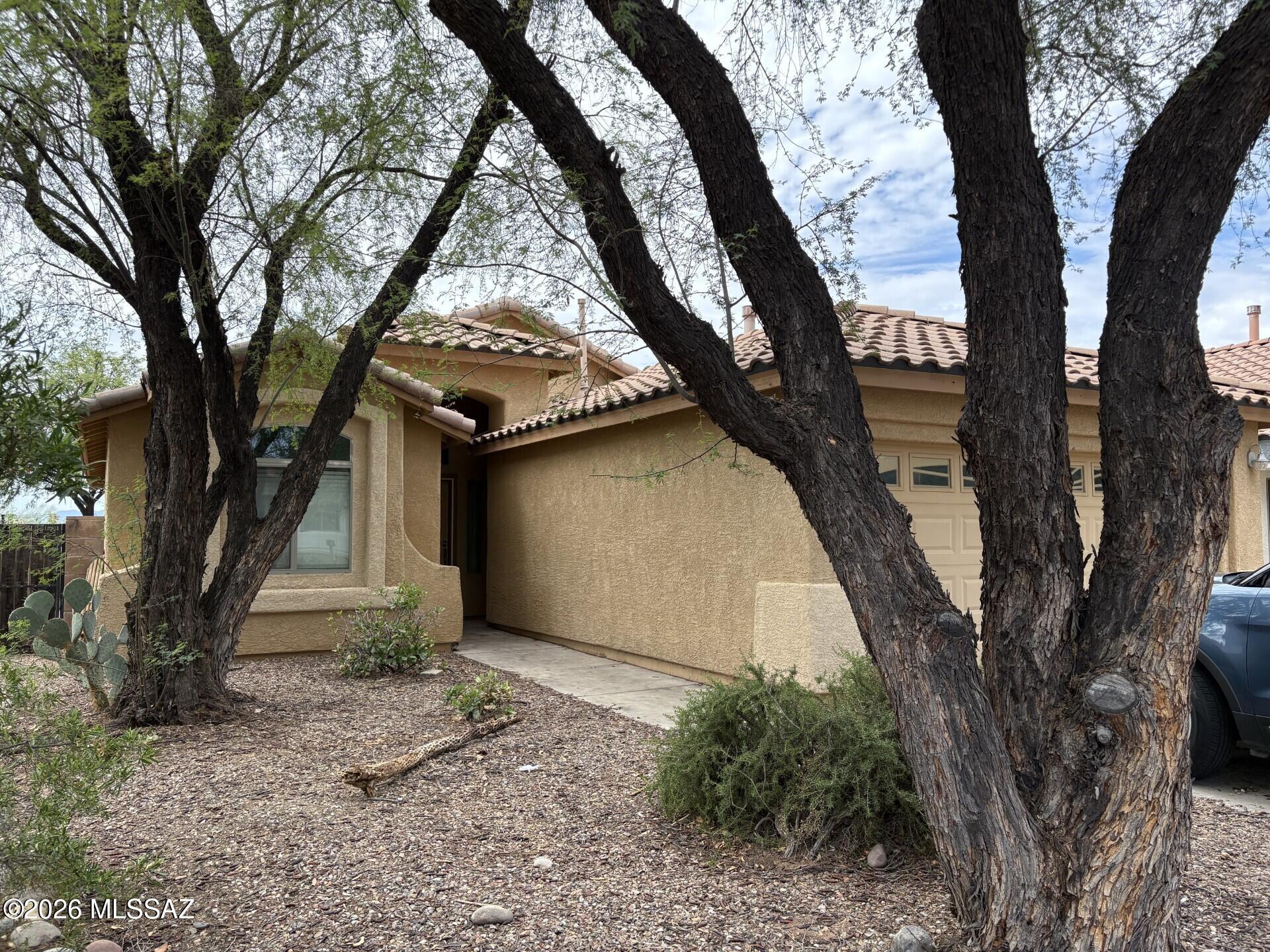10478 E Rose Hill — photo