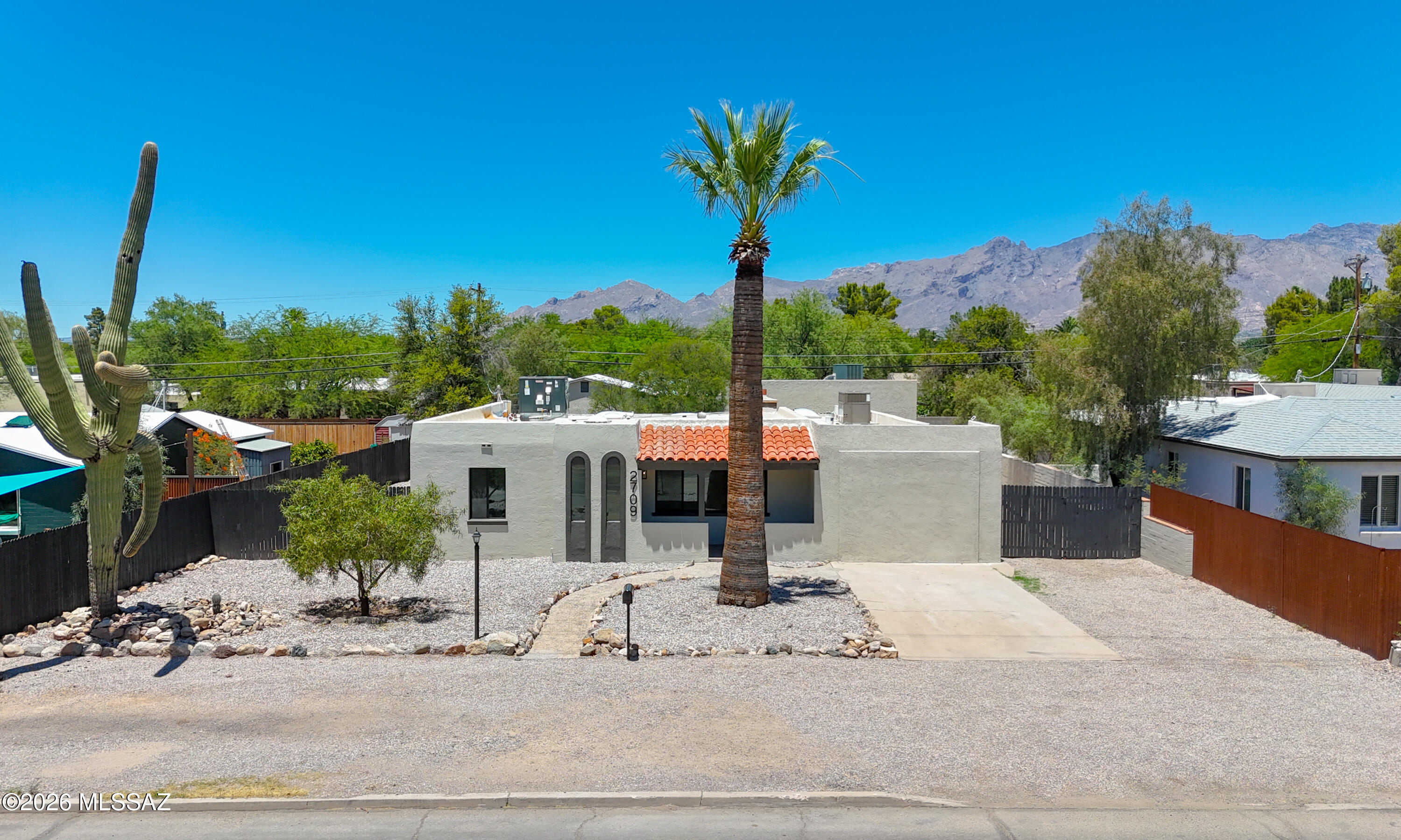 2709 E Glenn Street — photo