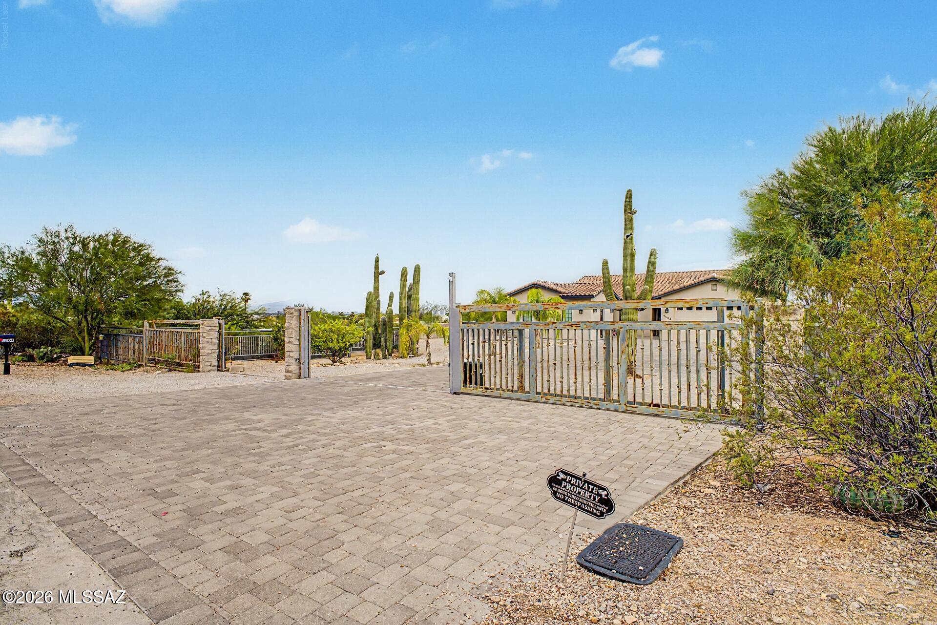 1504 N Plaza De Lirios — photo