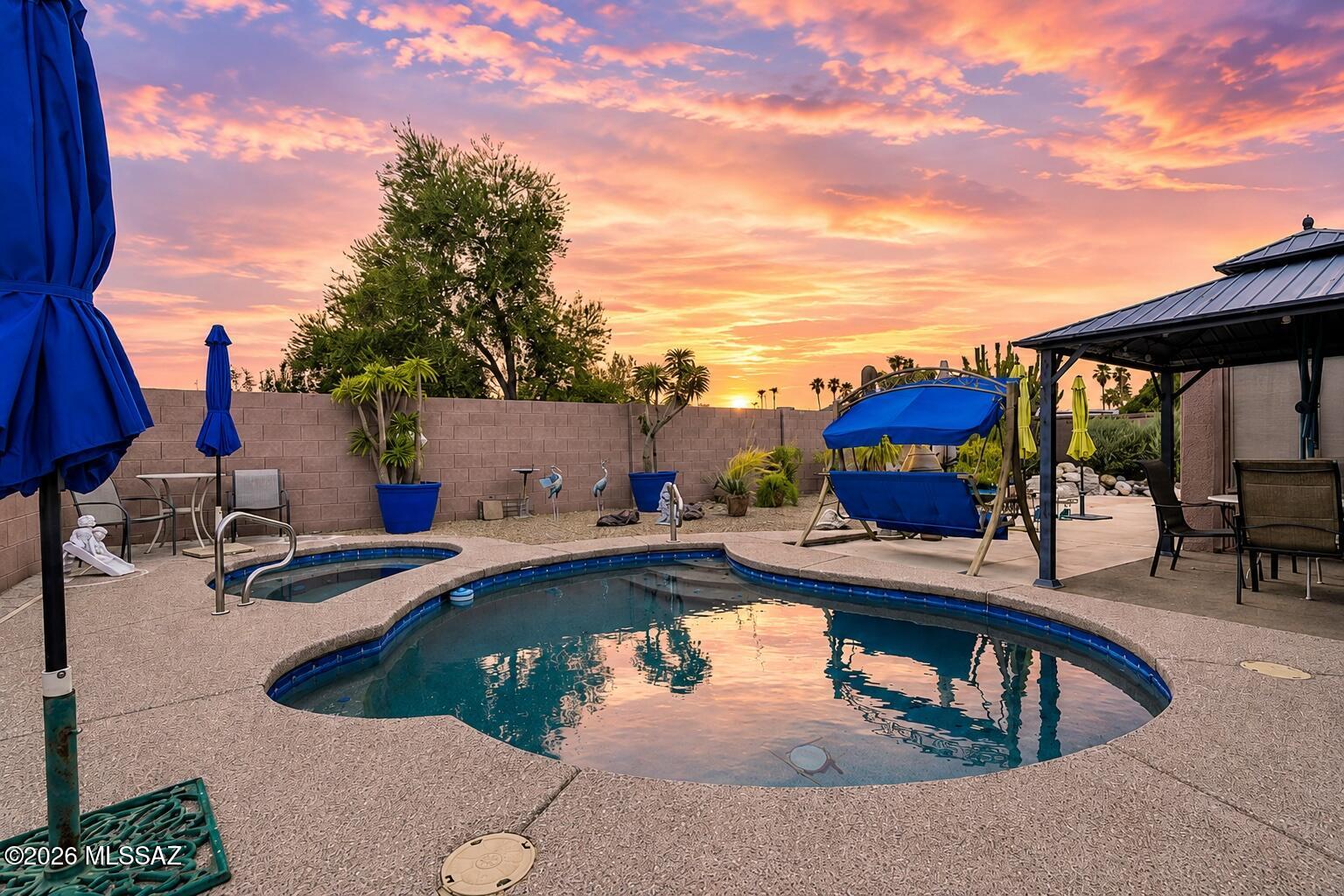7861 N Roundstone Drive — photo