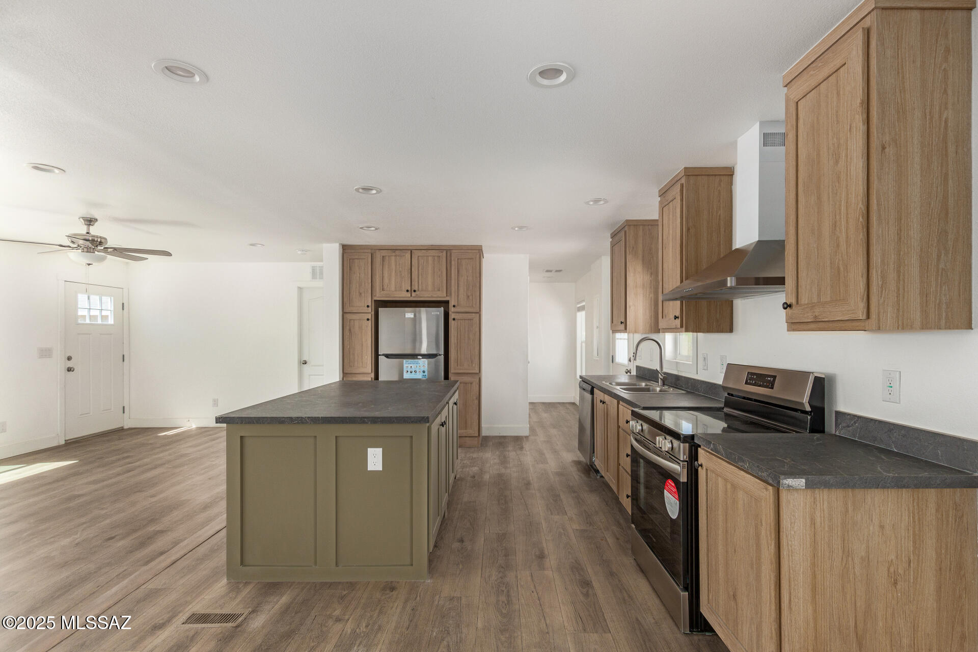 9415 S Vicki Drive — photo