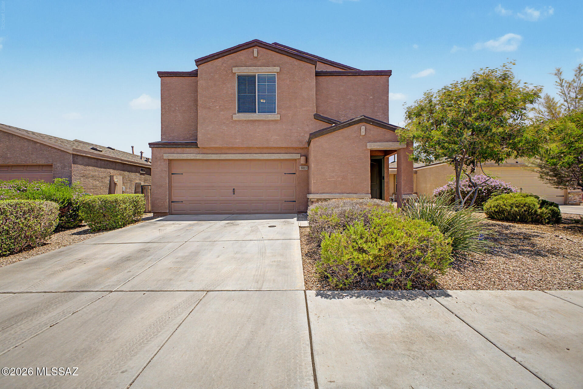 5925 S Hosmer Court — photo