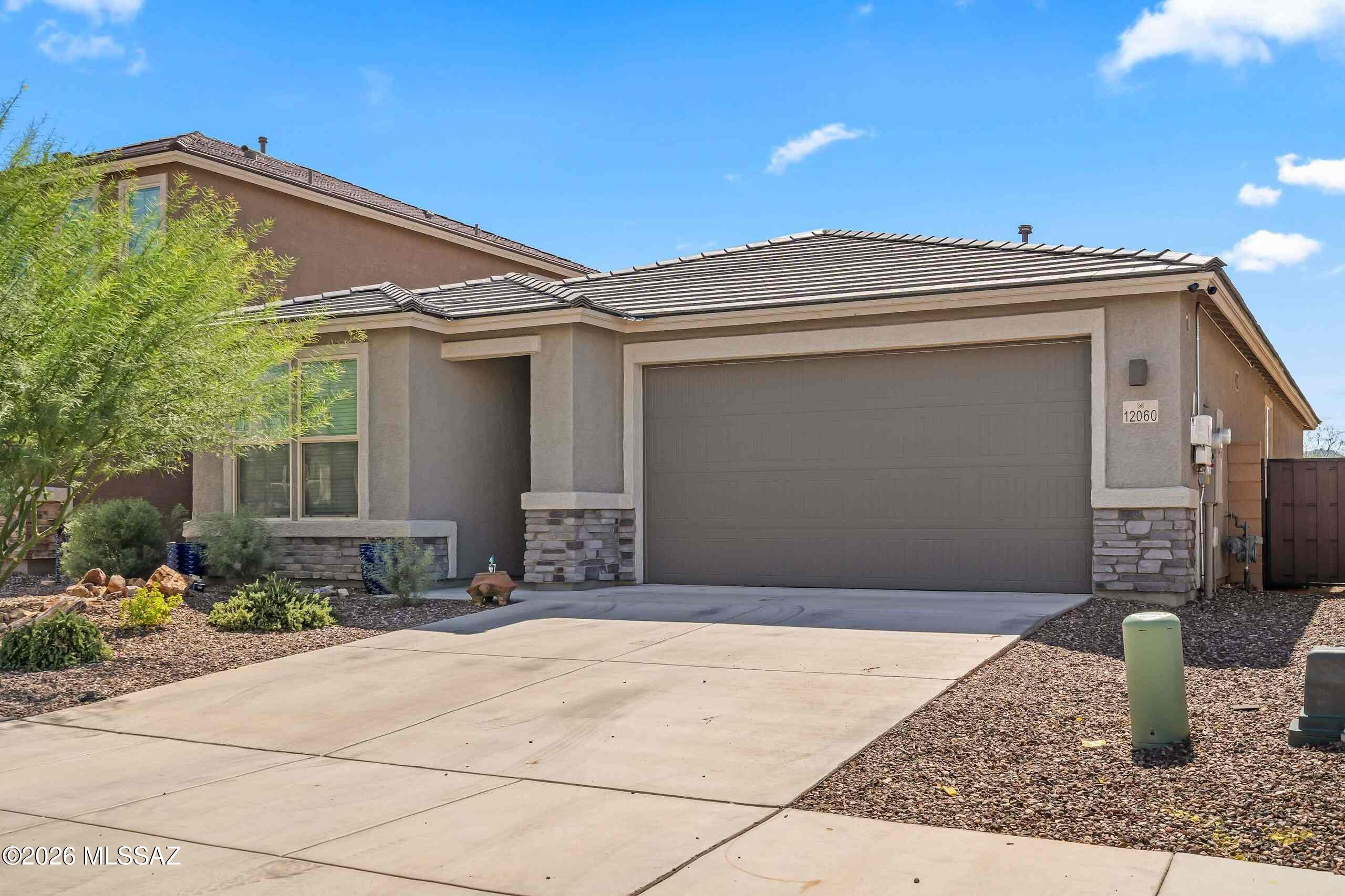 12060 E Bohlman Drive — photo