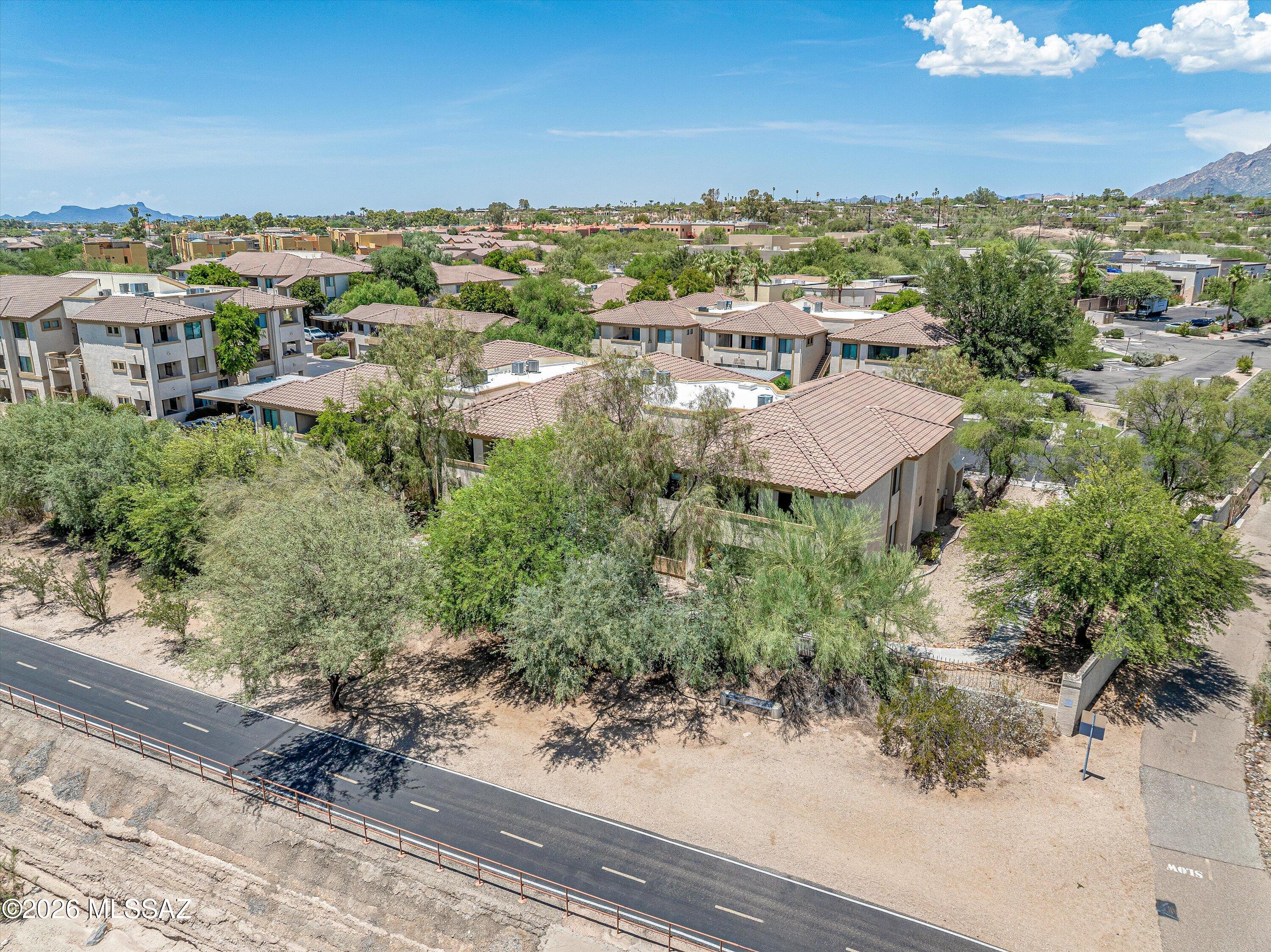 2550 E River Road 21106 — photo