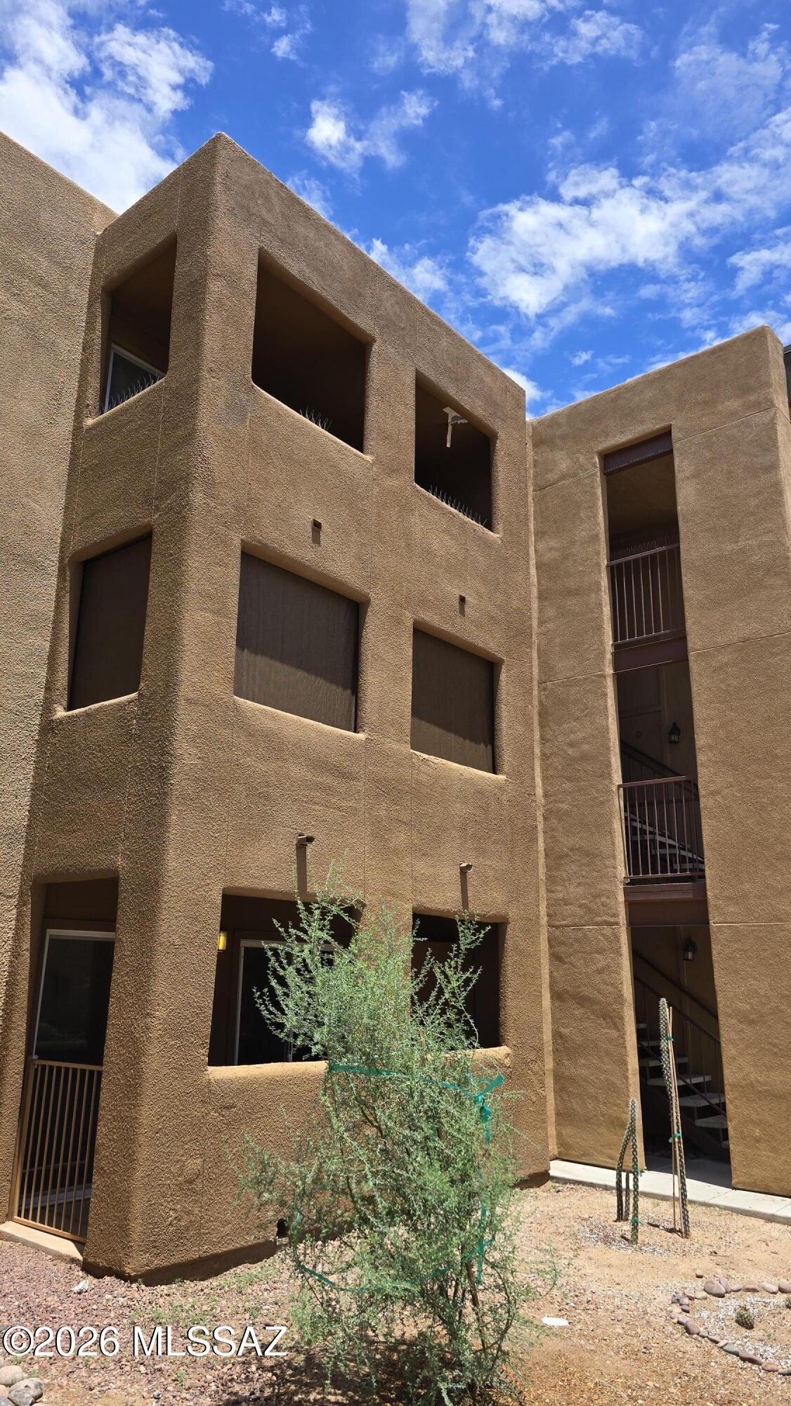 1810 E Blacklidge Drive 114 — photo