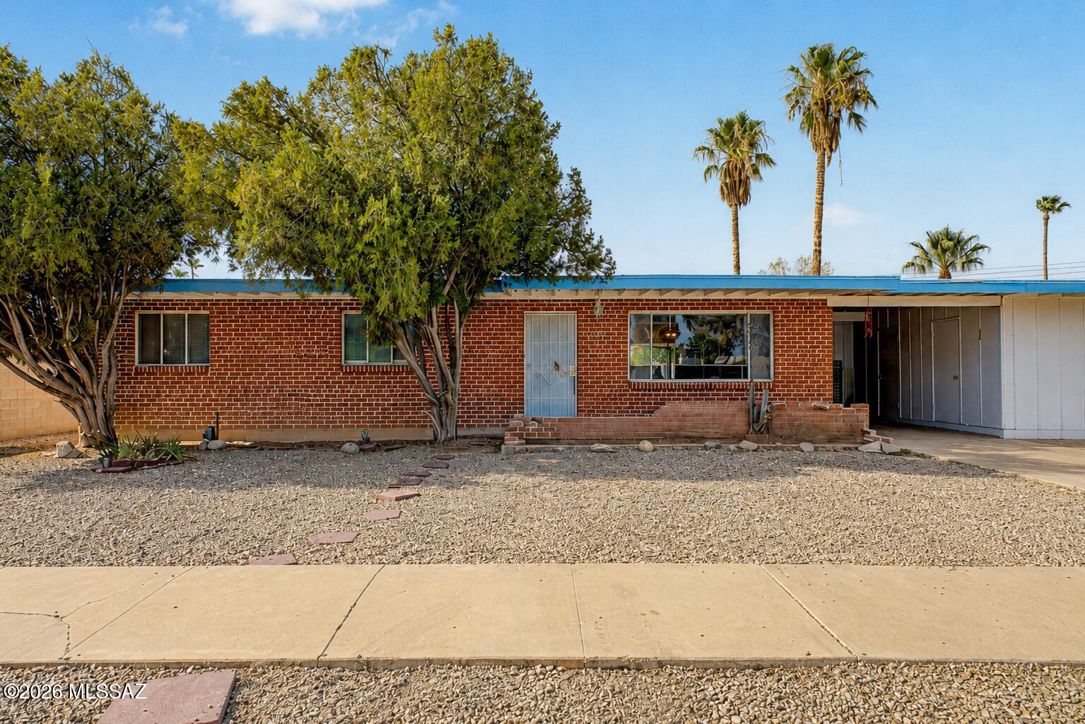4725 E Bermuda Street — photo
