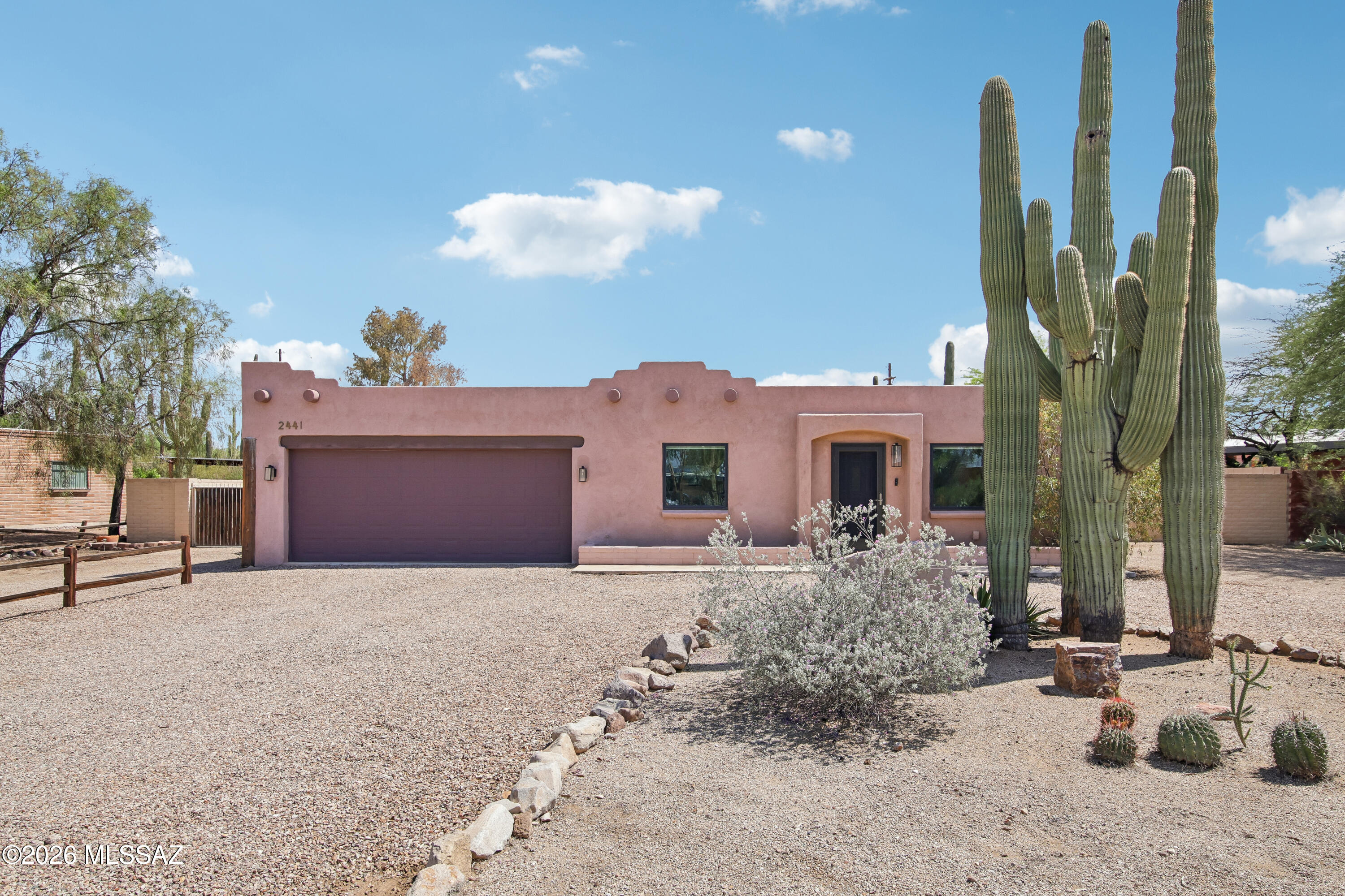 2441 W Wagon Wheels Drive — photo