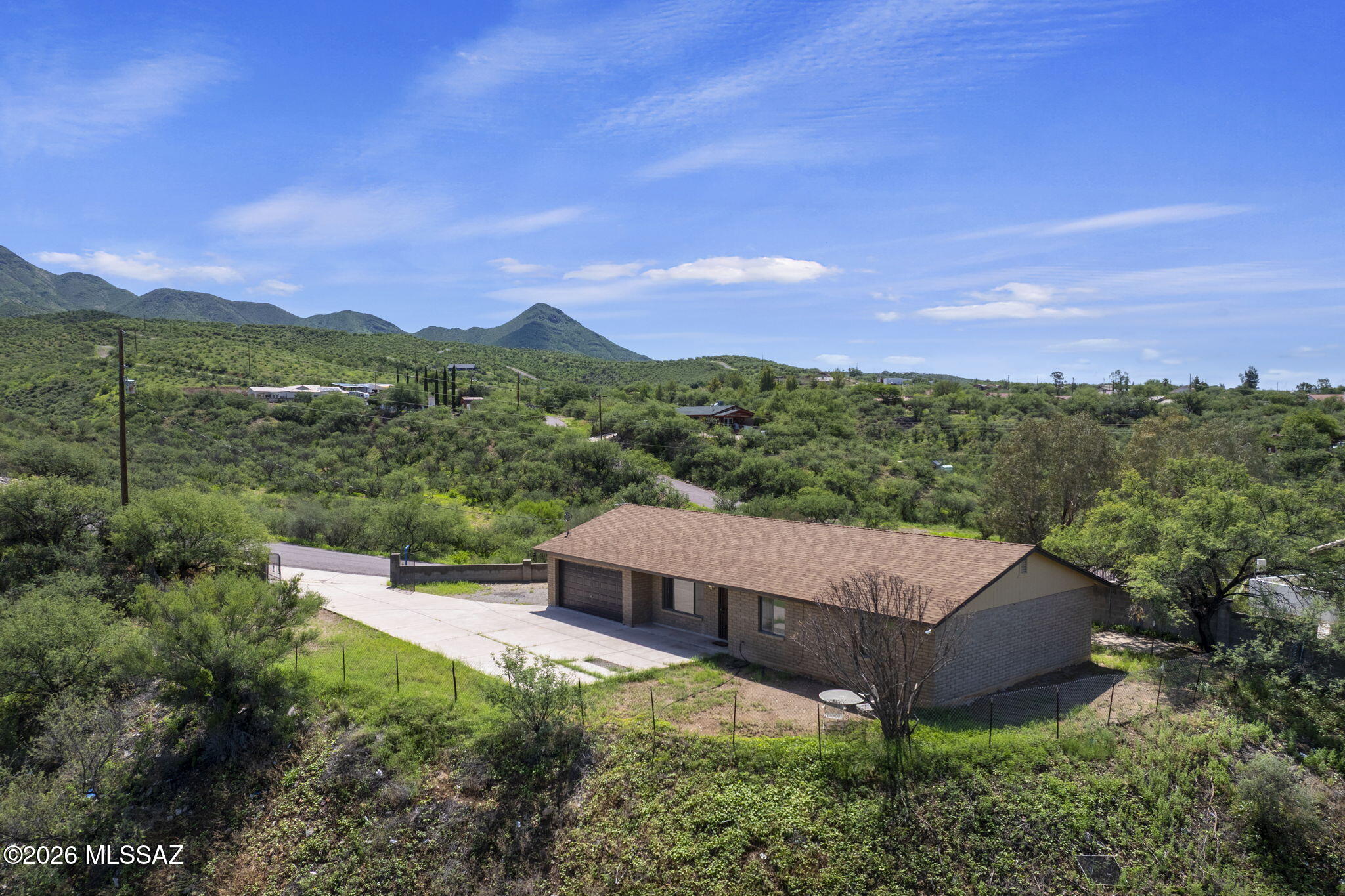 301 Circulo Silva — photo