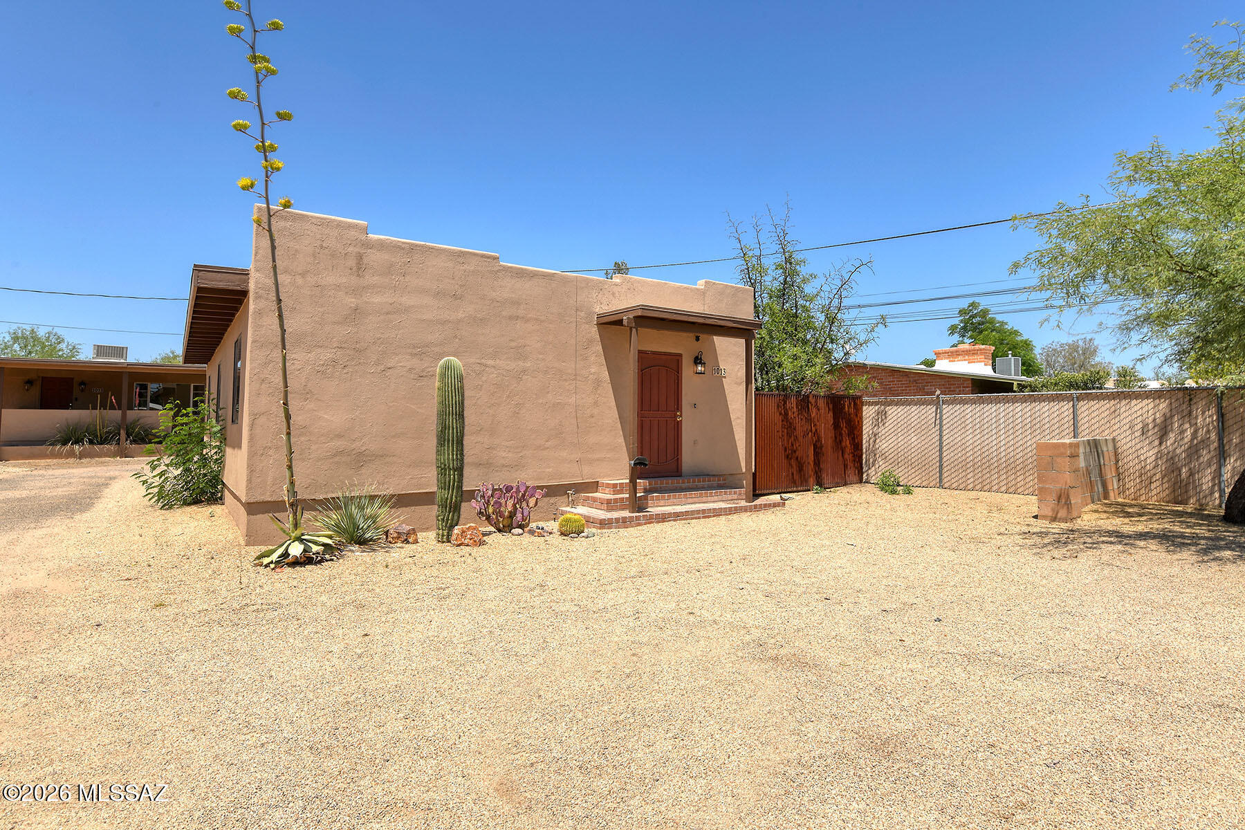 1013 E Halcyon Road — photo