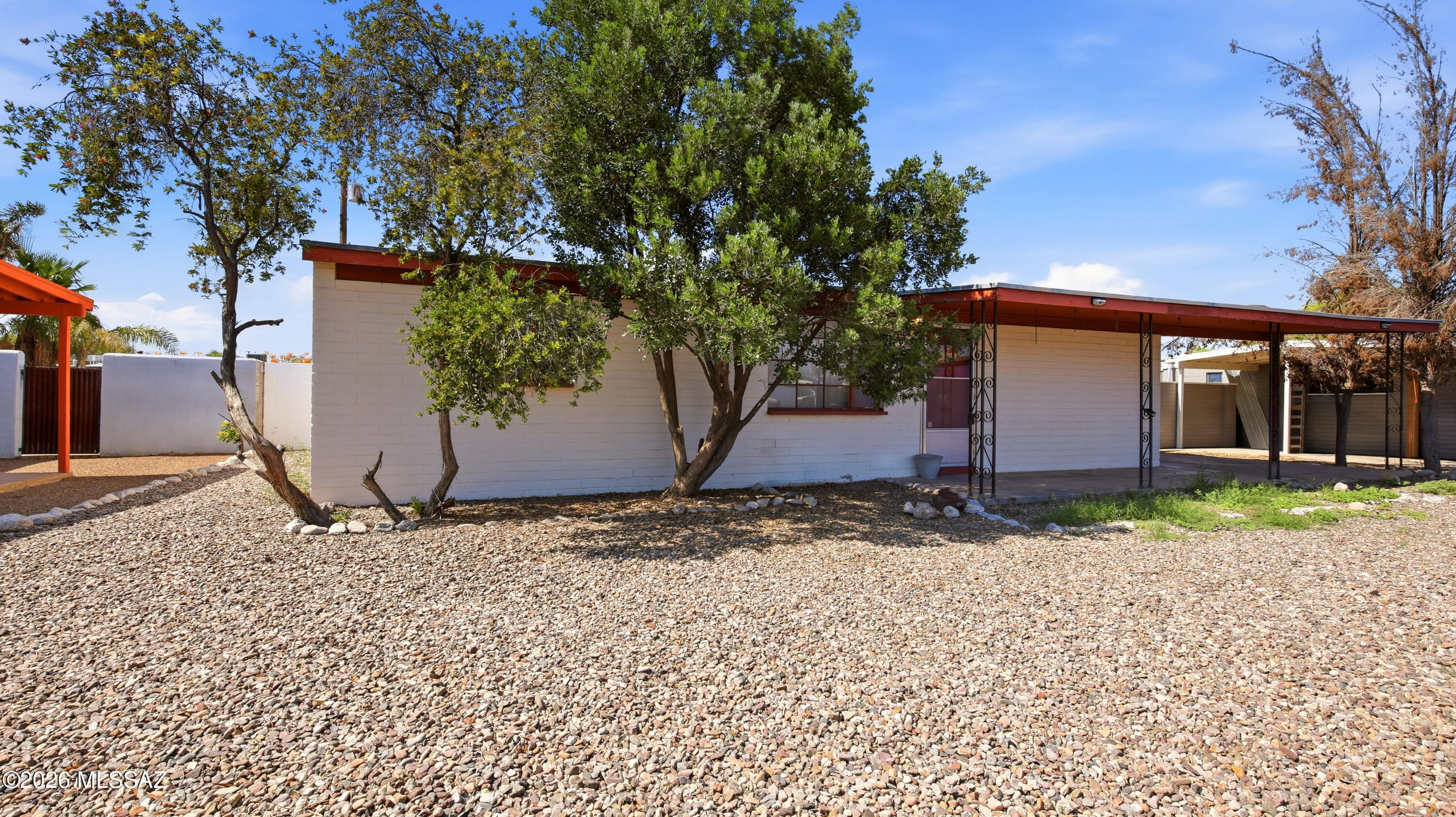 613 W Calle Siglo — photo