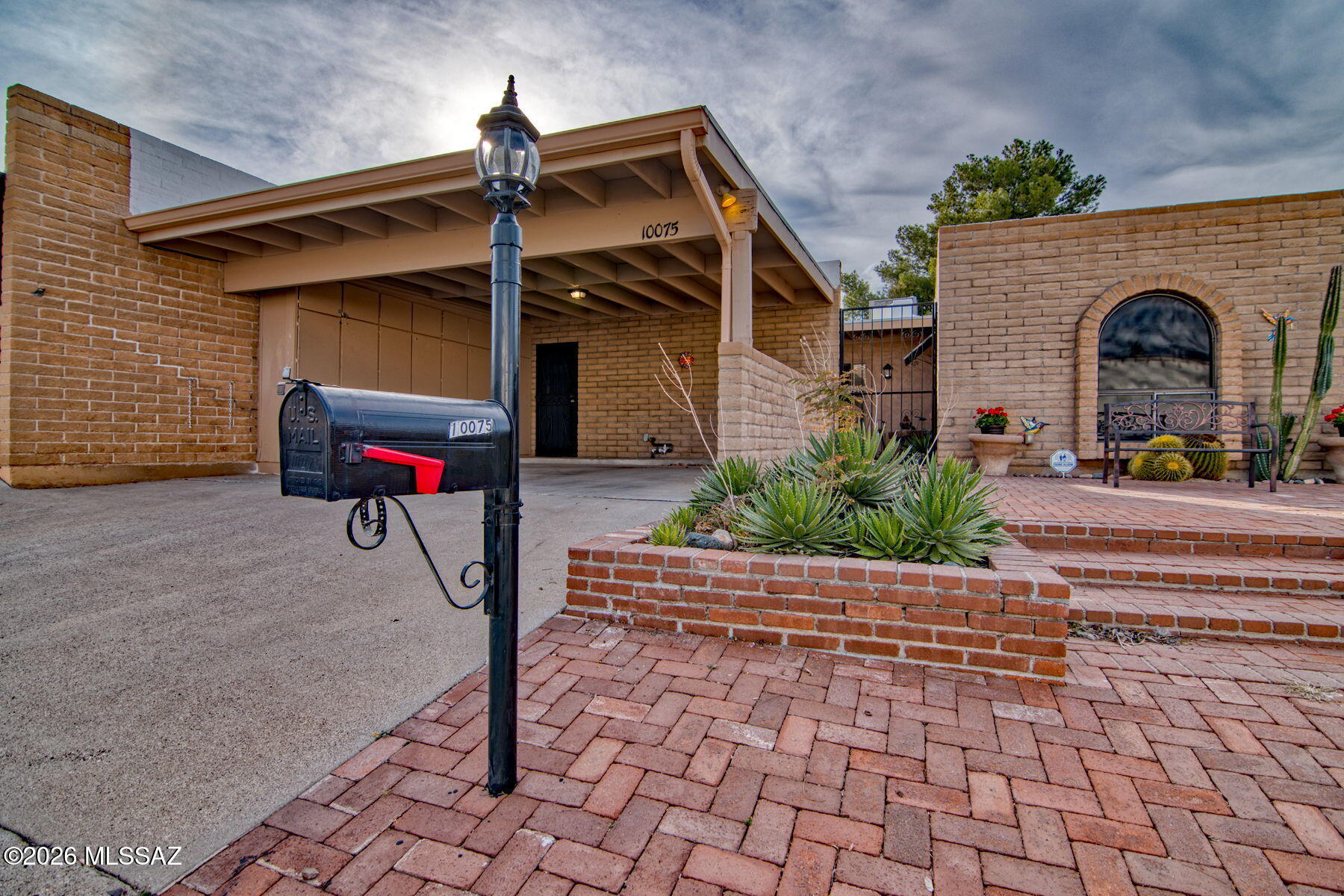 10075 N Oro Place — photo