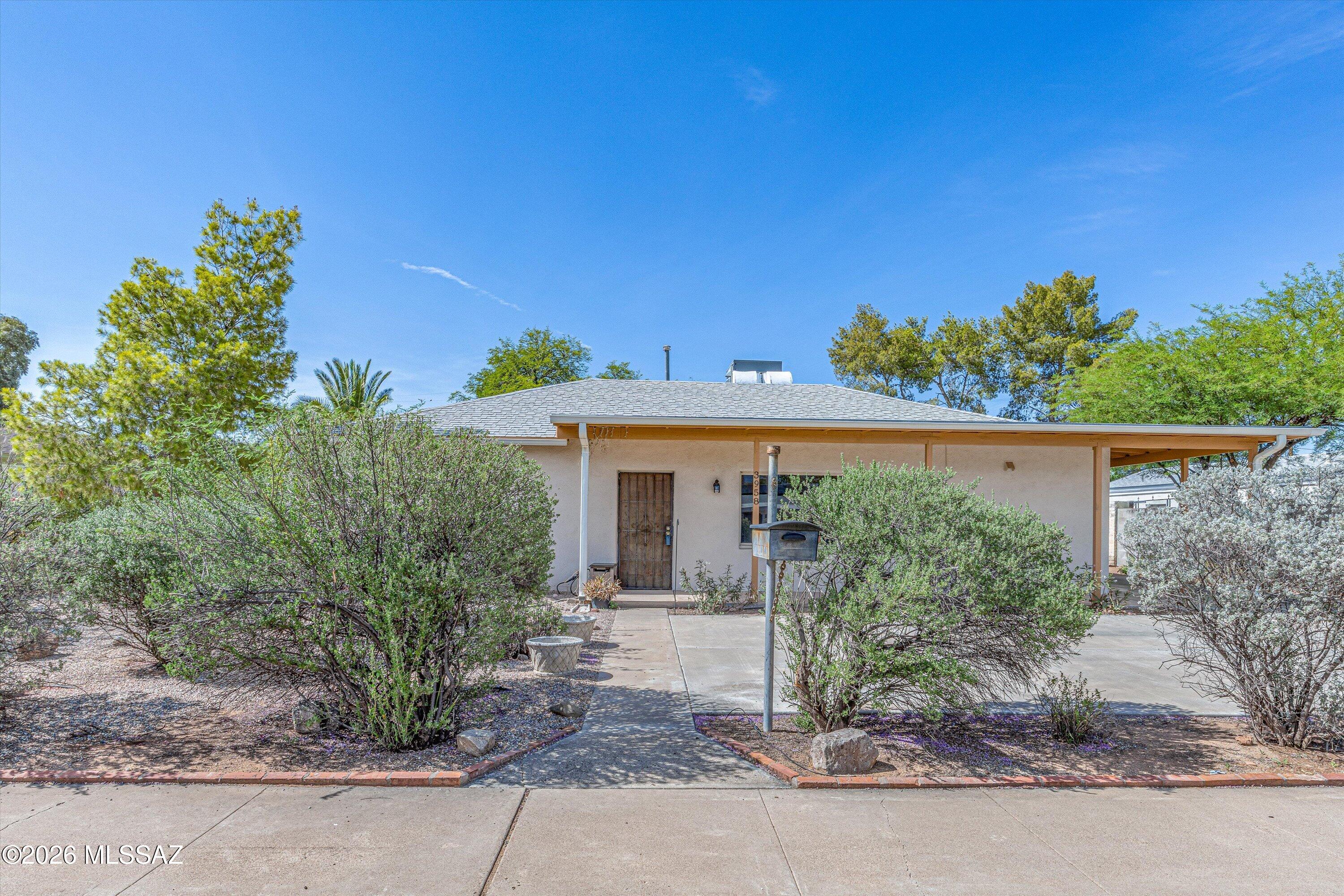 3958 E Louis Lane — photo