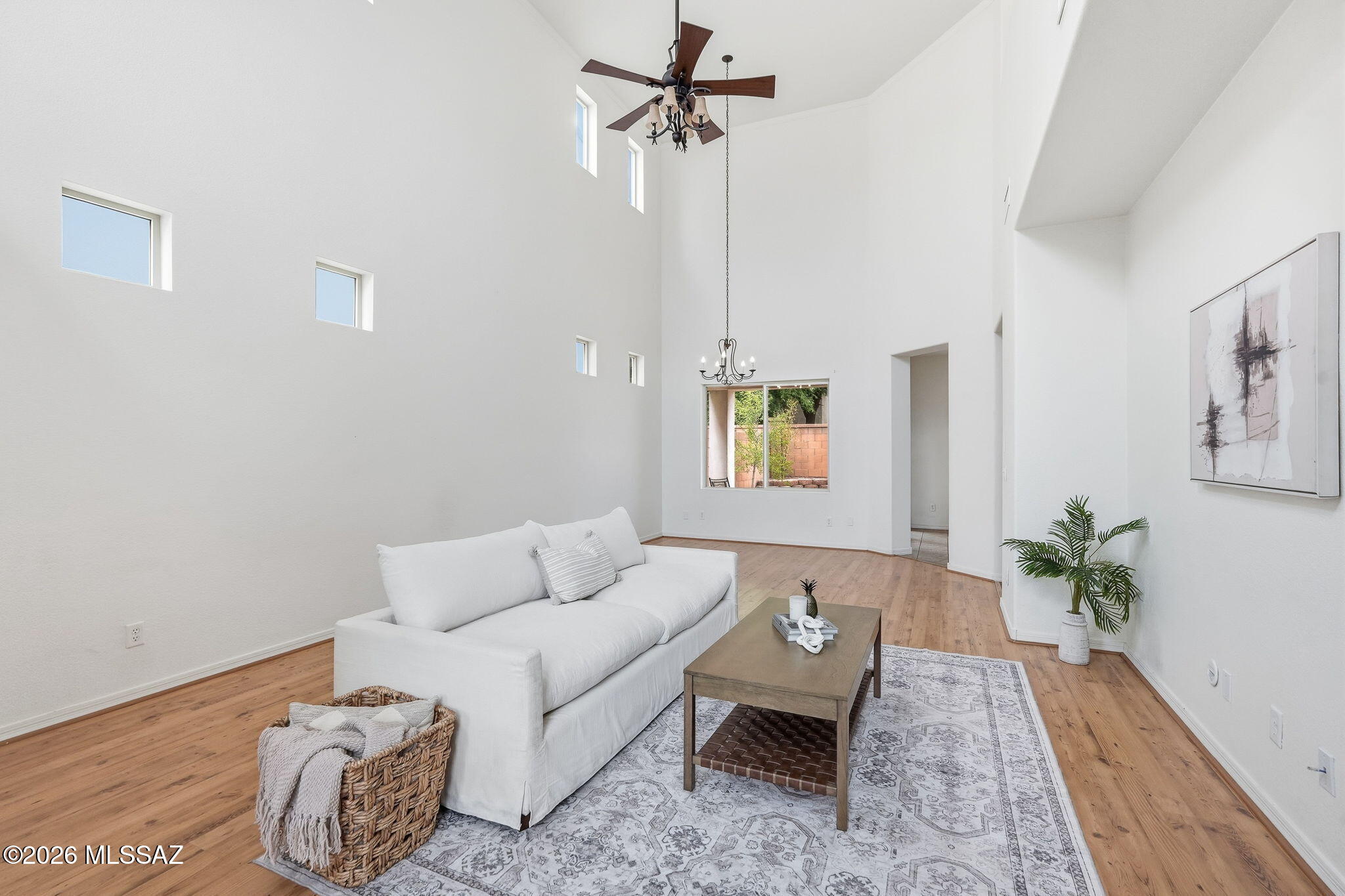 60 W Camino Rio Chiquito — photo