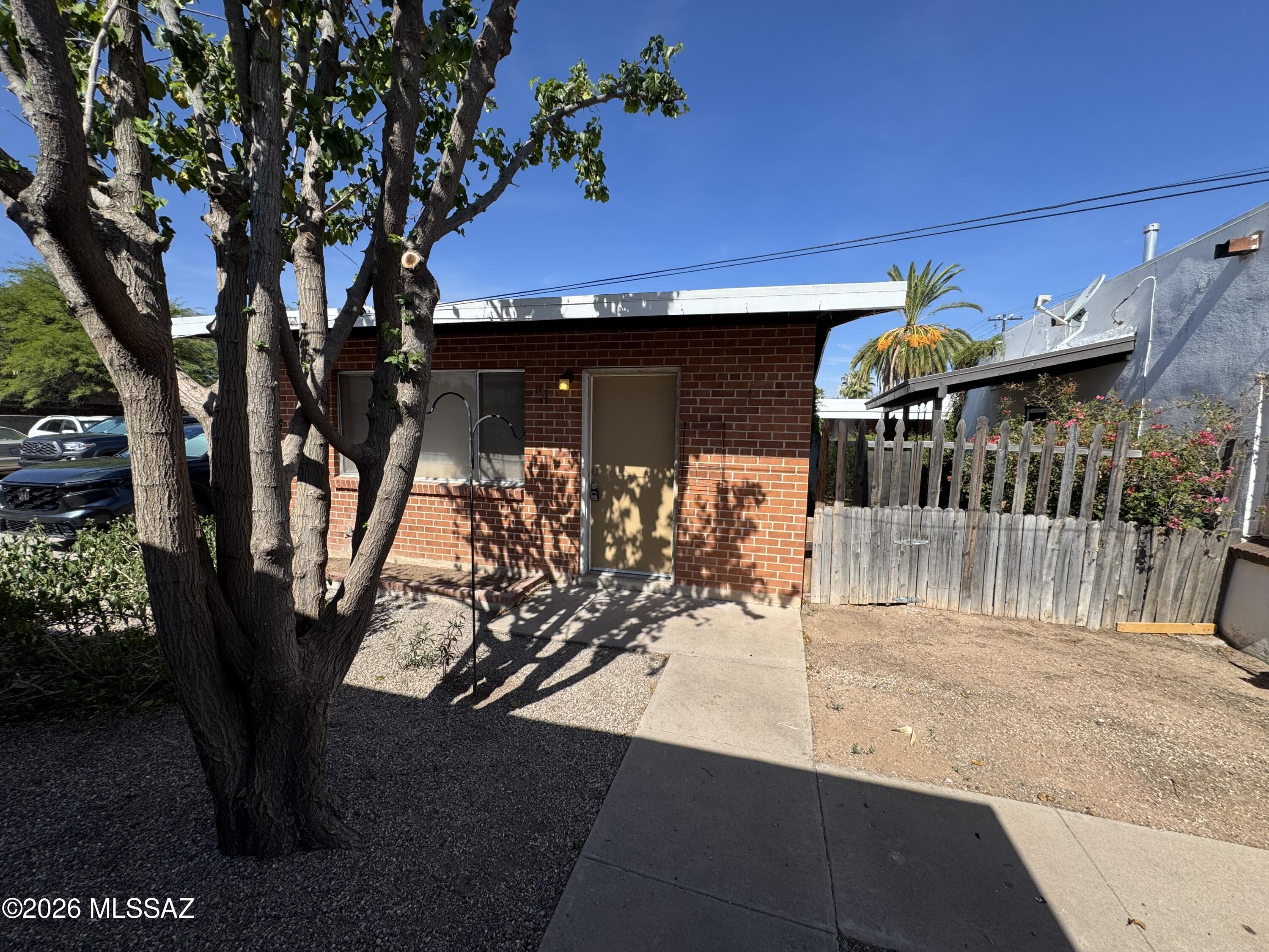 4418 E Lee Street — photo