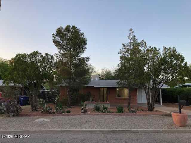 5221 E Fairmount Street — photo