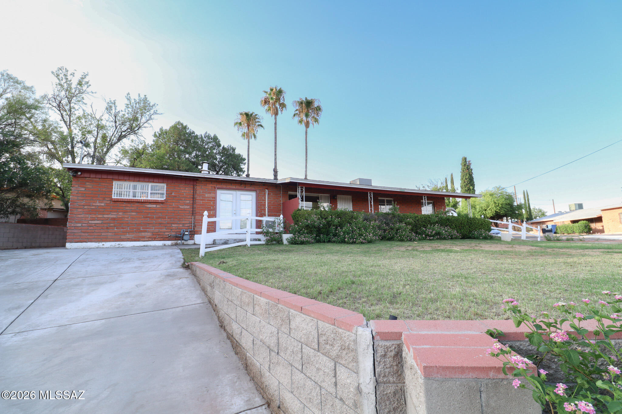 1055 N Anza Drive — photo