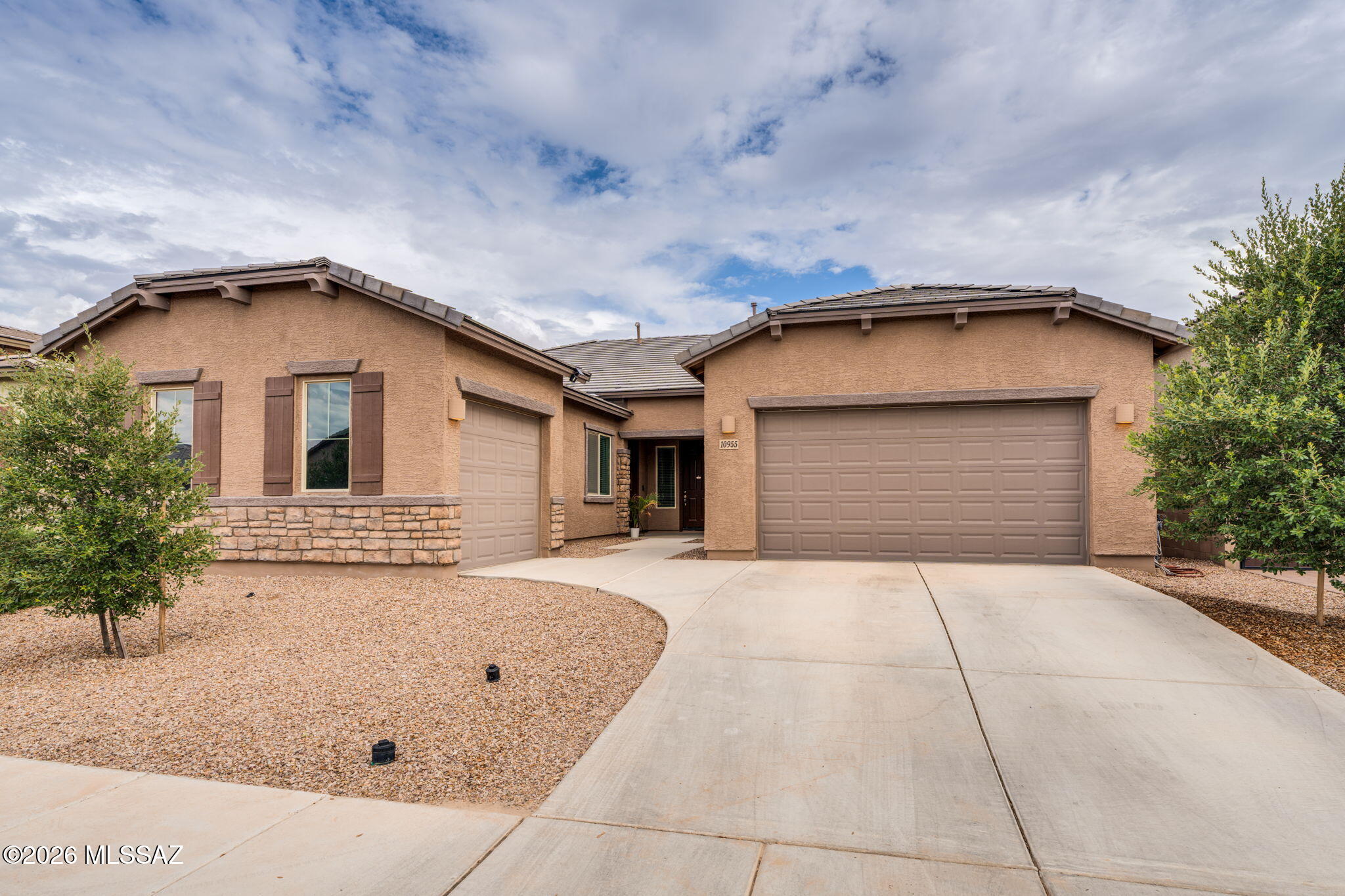 10955 W Radcliff Drive — photo