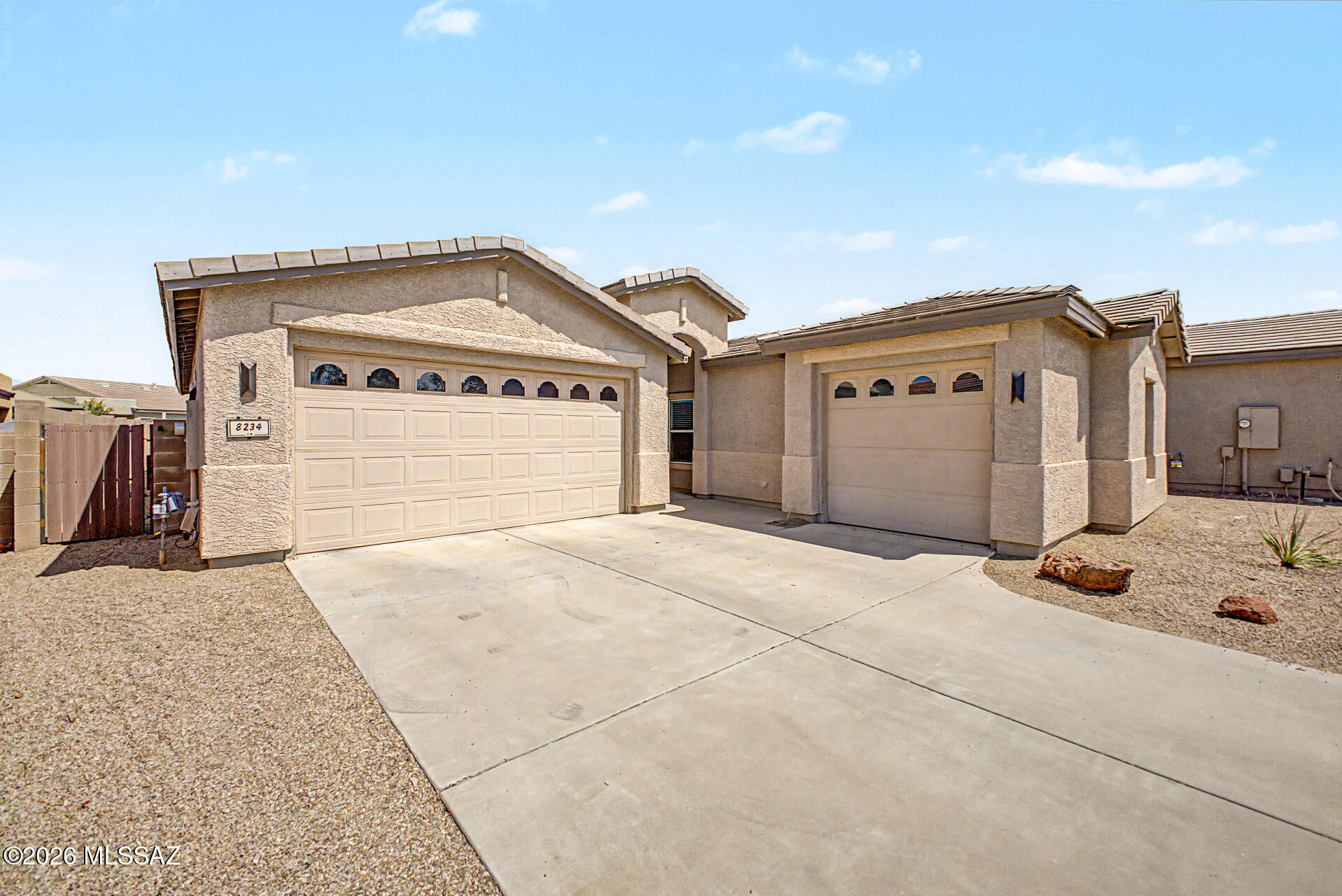 8234 N Stonehill Drive — photo