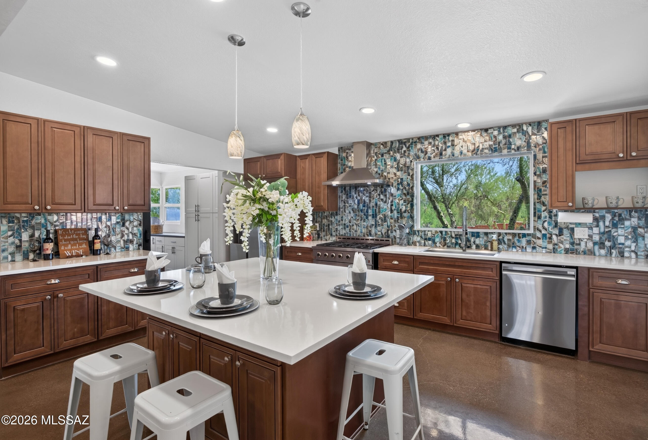 1602 N Painted Hills Road — photo
