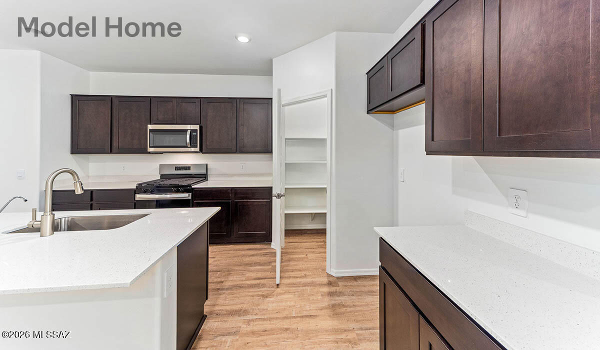 12568 W Nicholas Drive — photo