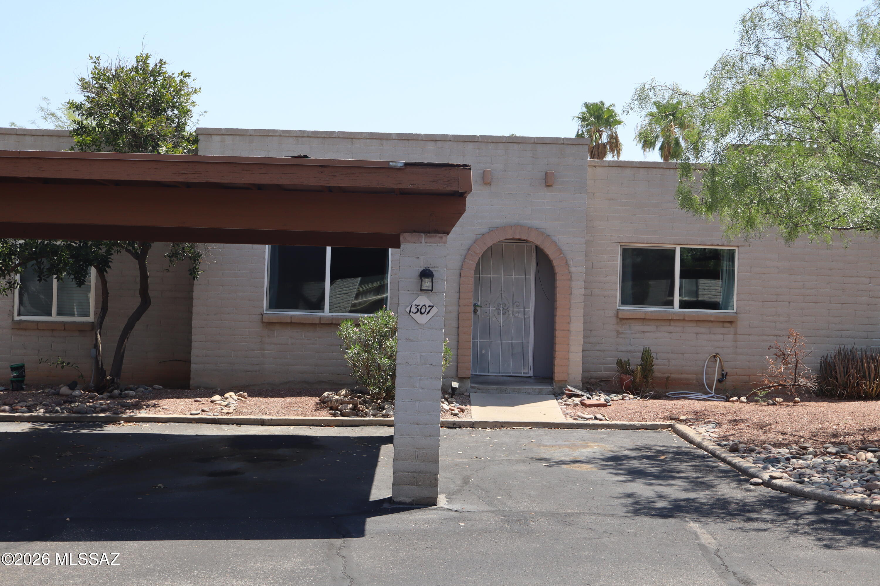 1307 S Harmon Lane — photo