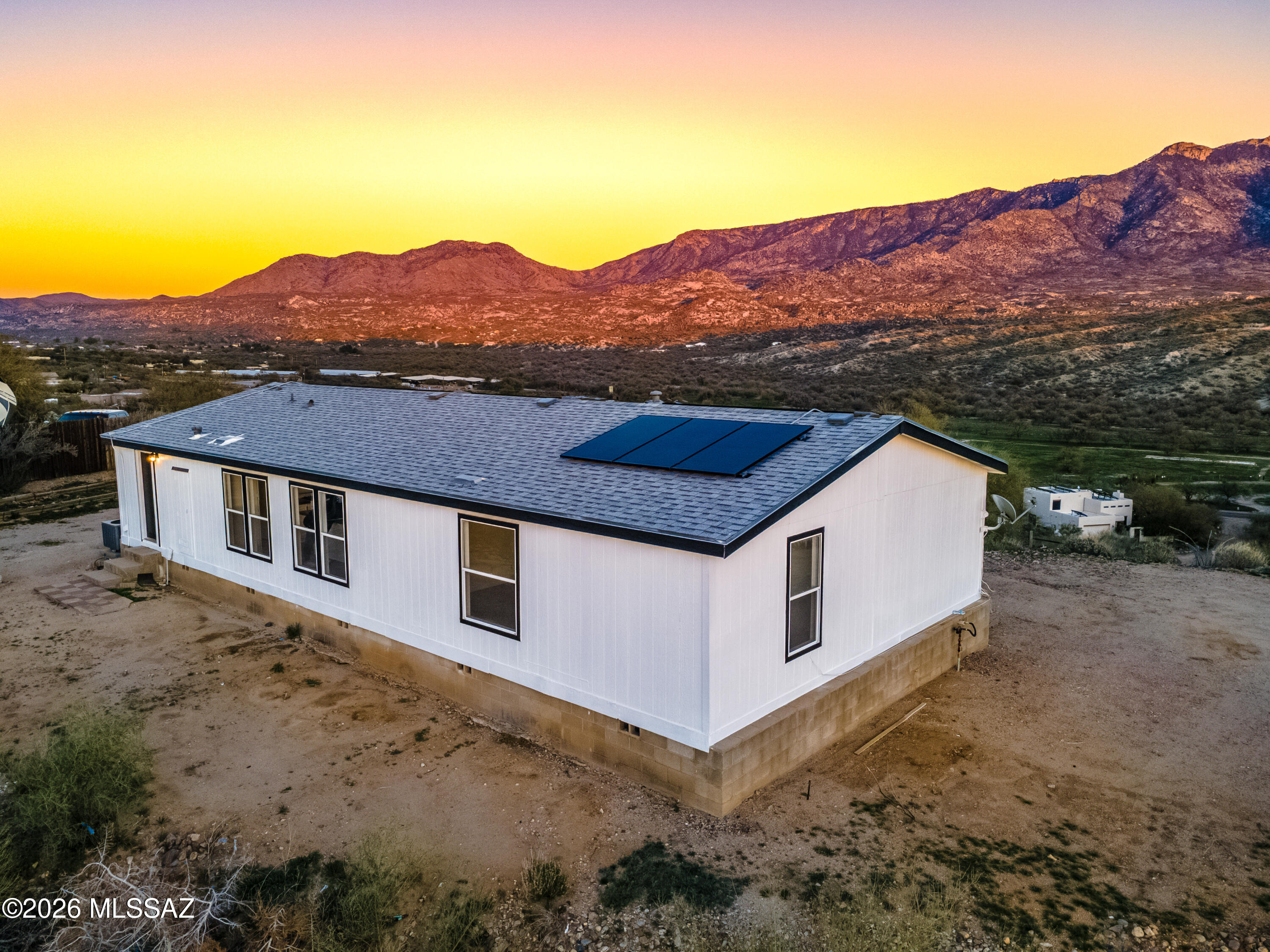 16255 N Lago Del Oro Parkway — photo