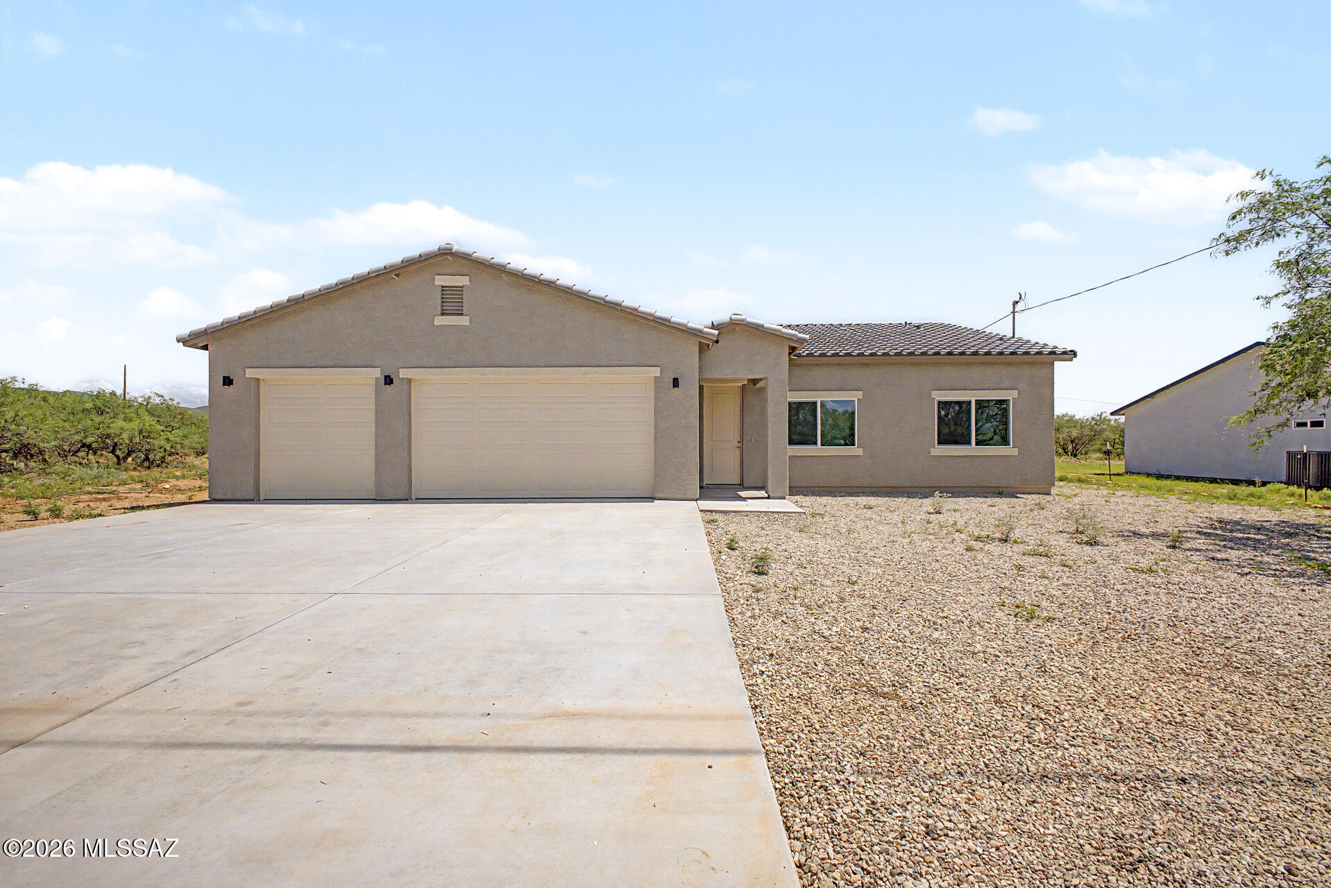 21 Via Inglaterra Court, Rio Rico, AZ 85648