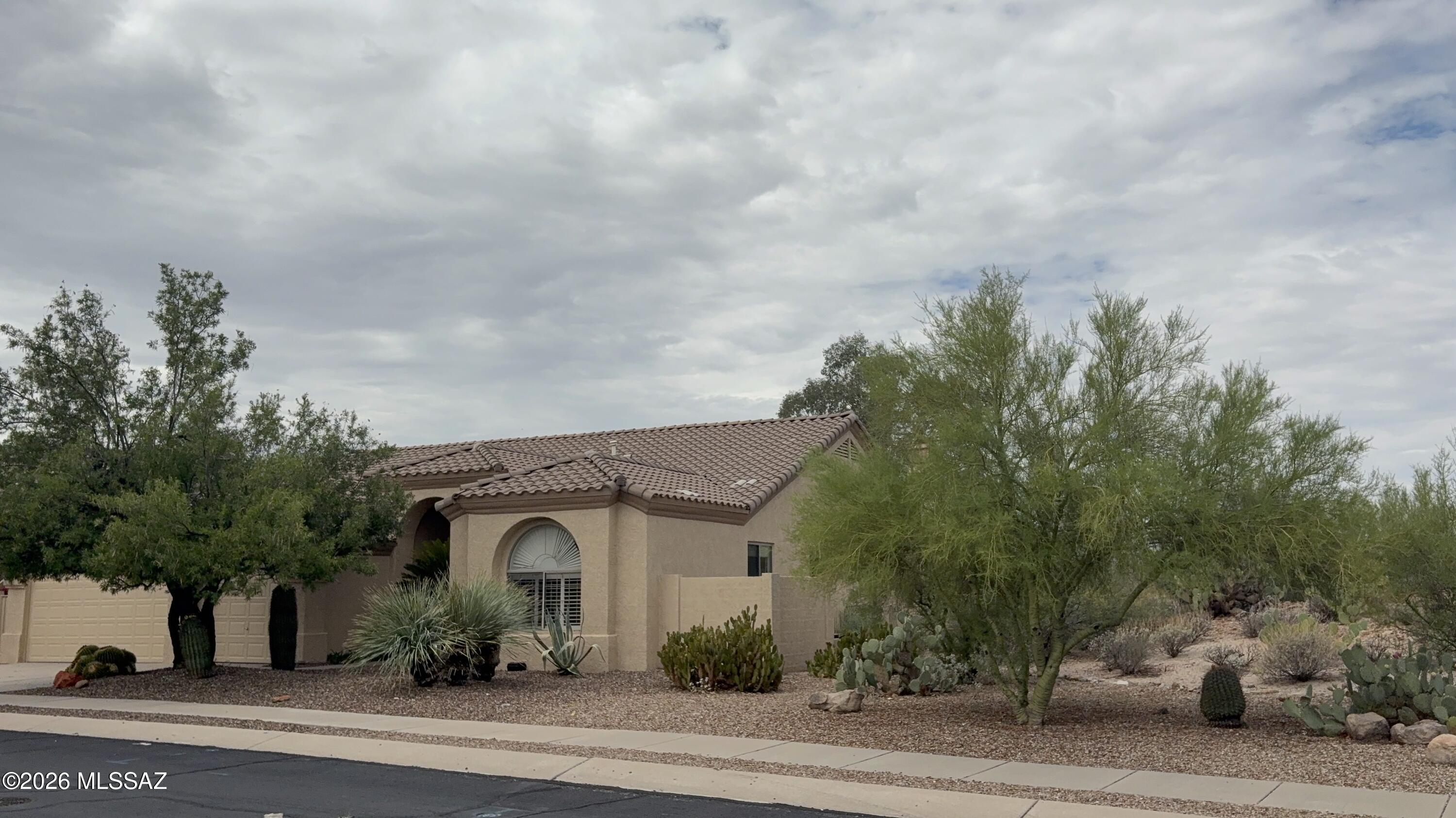 12981 N Woodburne Avenue — photo