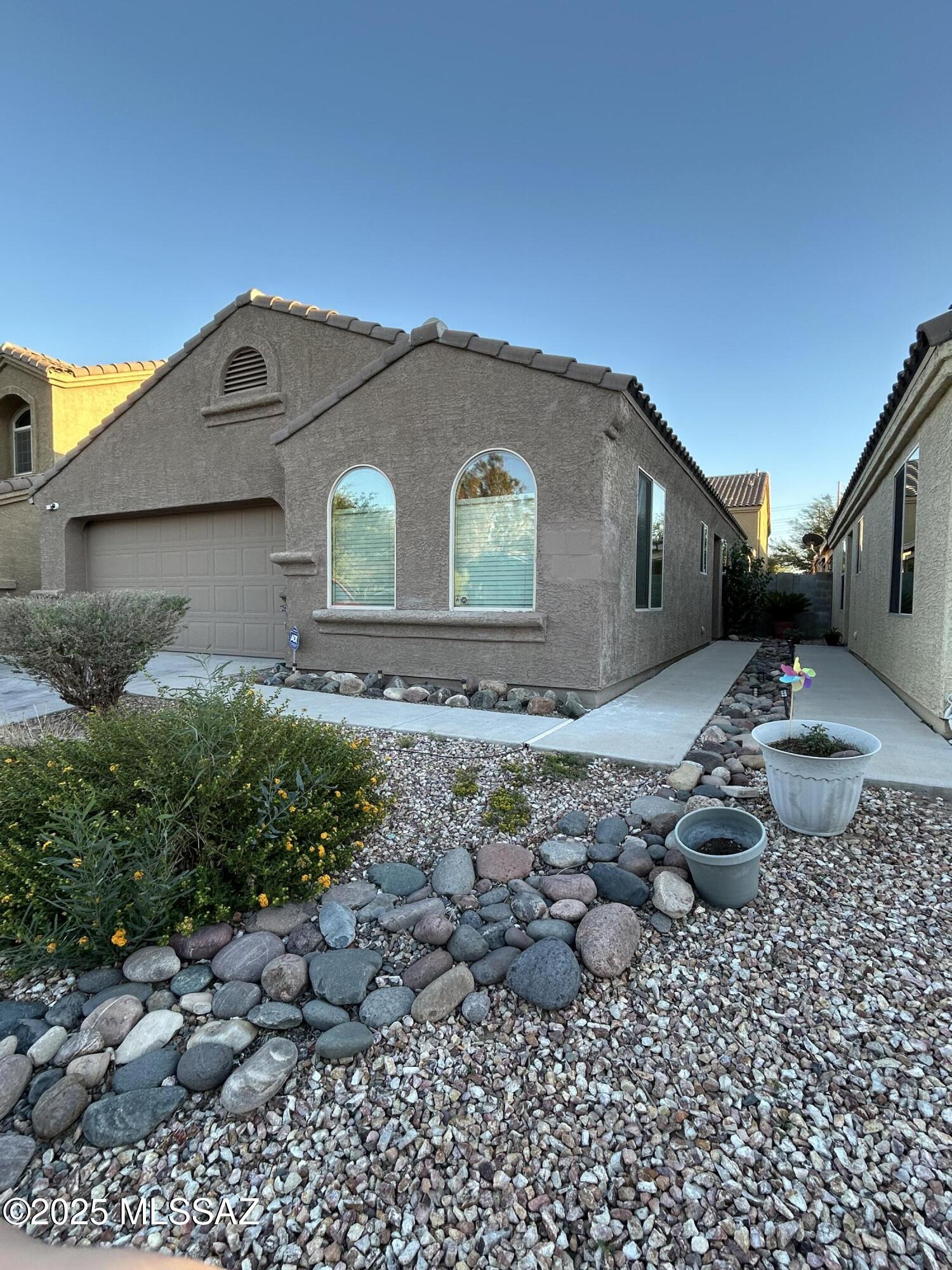 2011 W Mountain Pointe Drive — photo